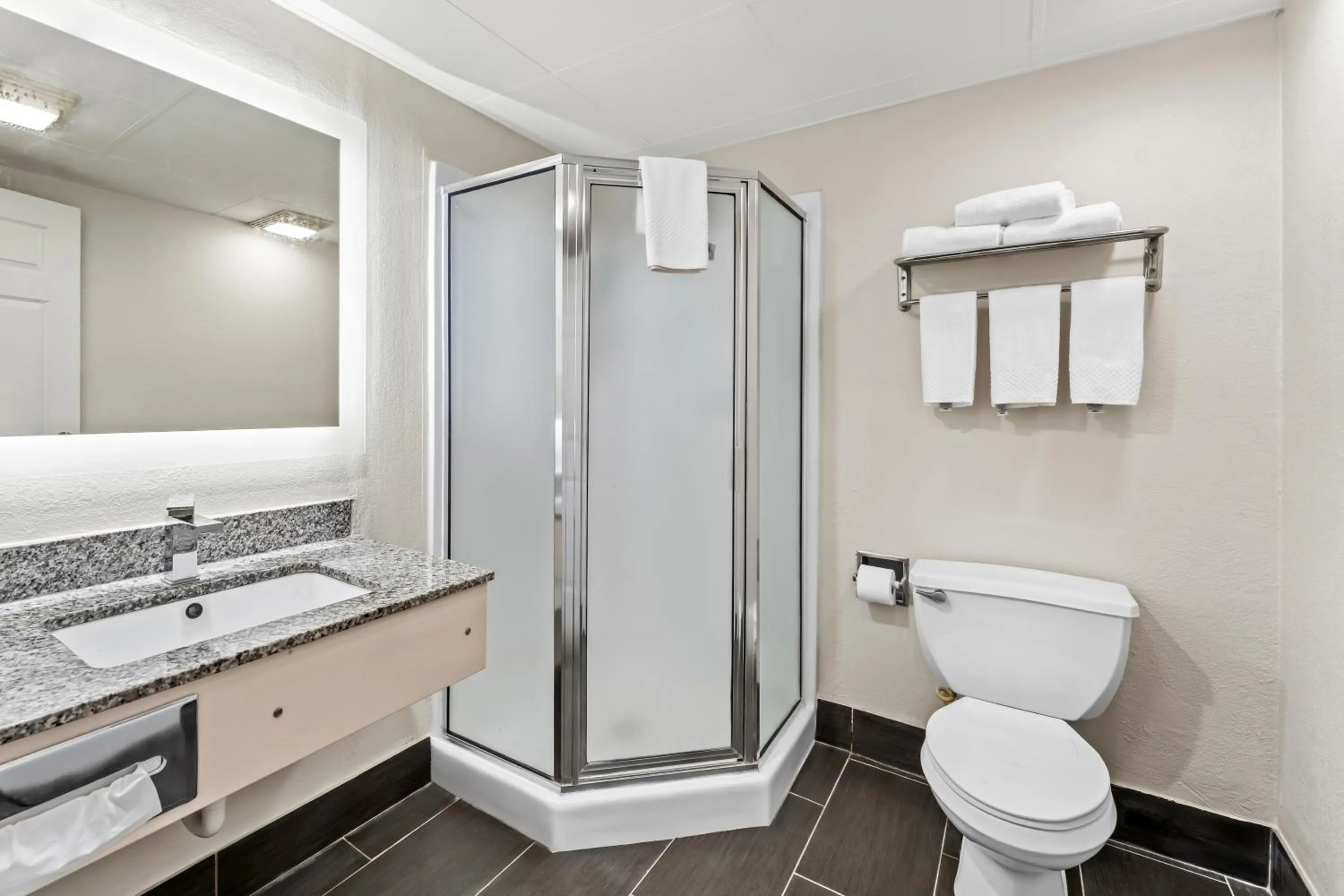 Kitchen or kitchenette in Quality Inn & Suites near Robins Air Force Base