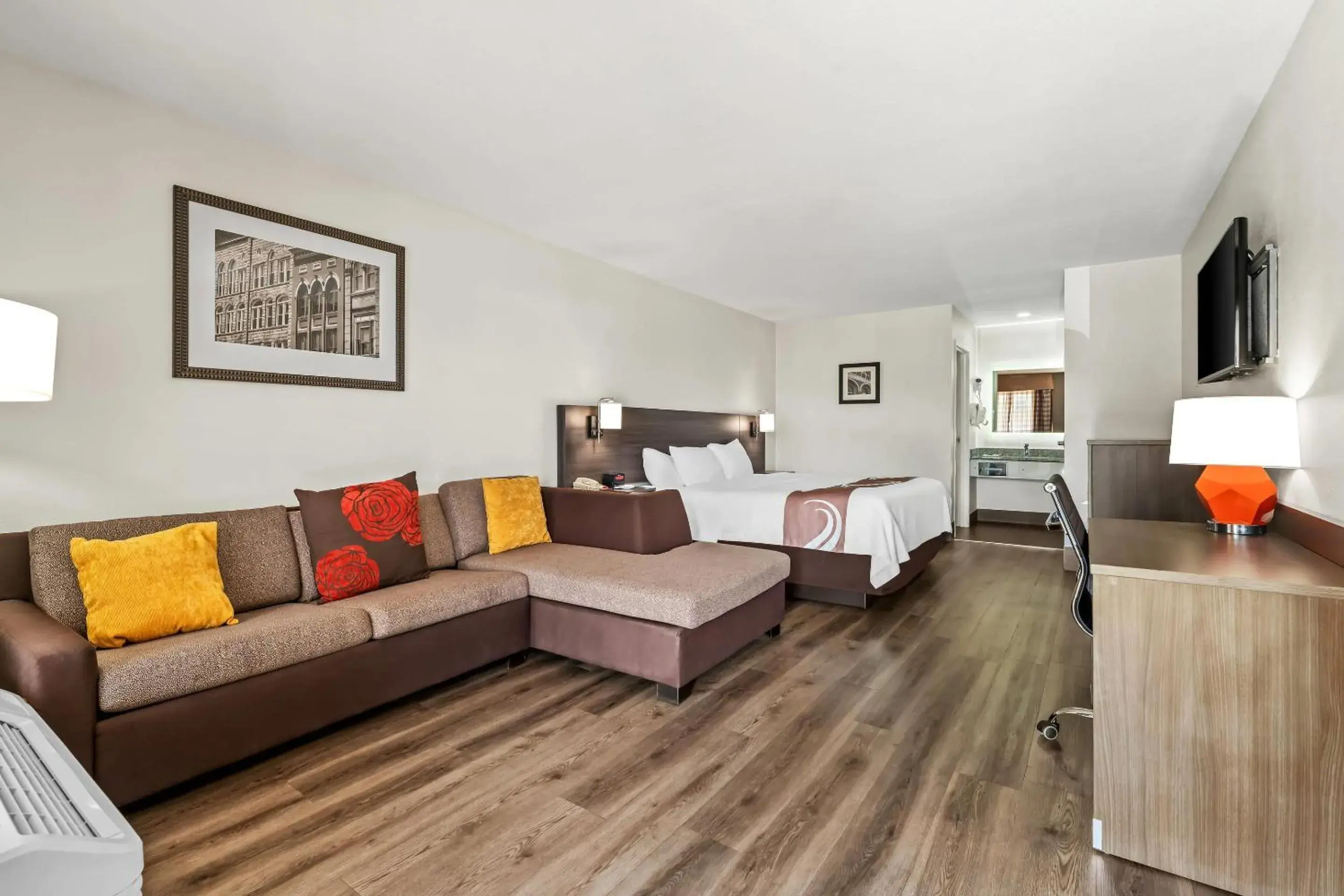 King Room - Smoking in Quality Inn & Suites near Robins Air Force Base King Room - Smoking in Quality Inn & Suites near Robins Air Force Base