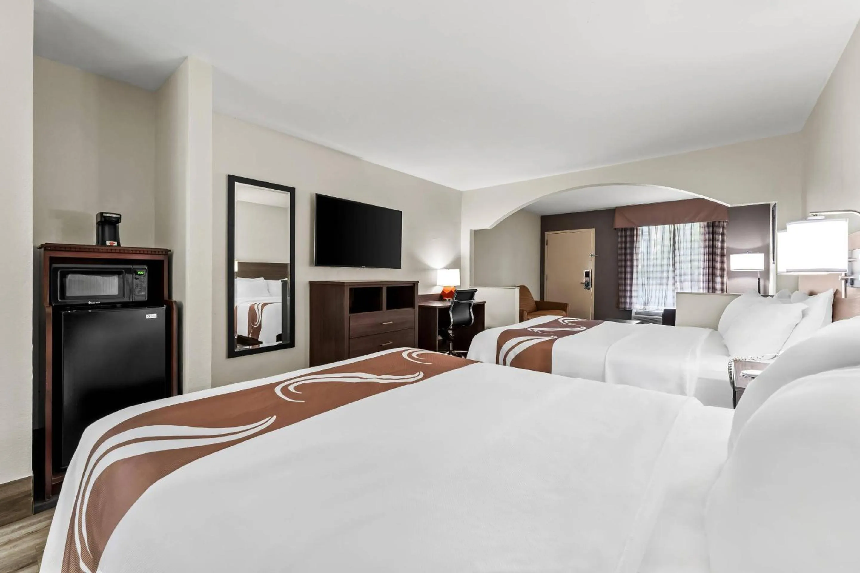 Bedroom, Bed in Quality Inn & Suites near Robins Air Force Base