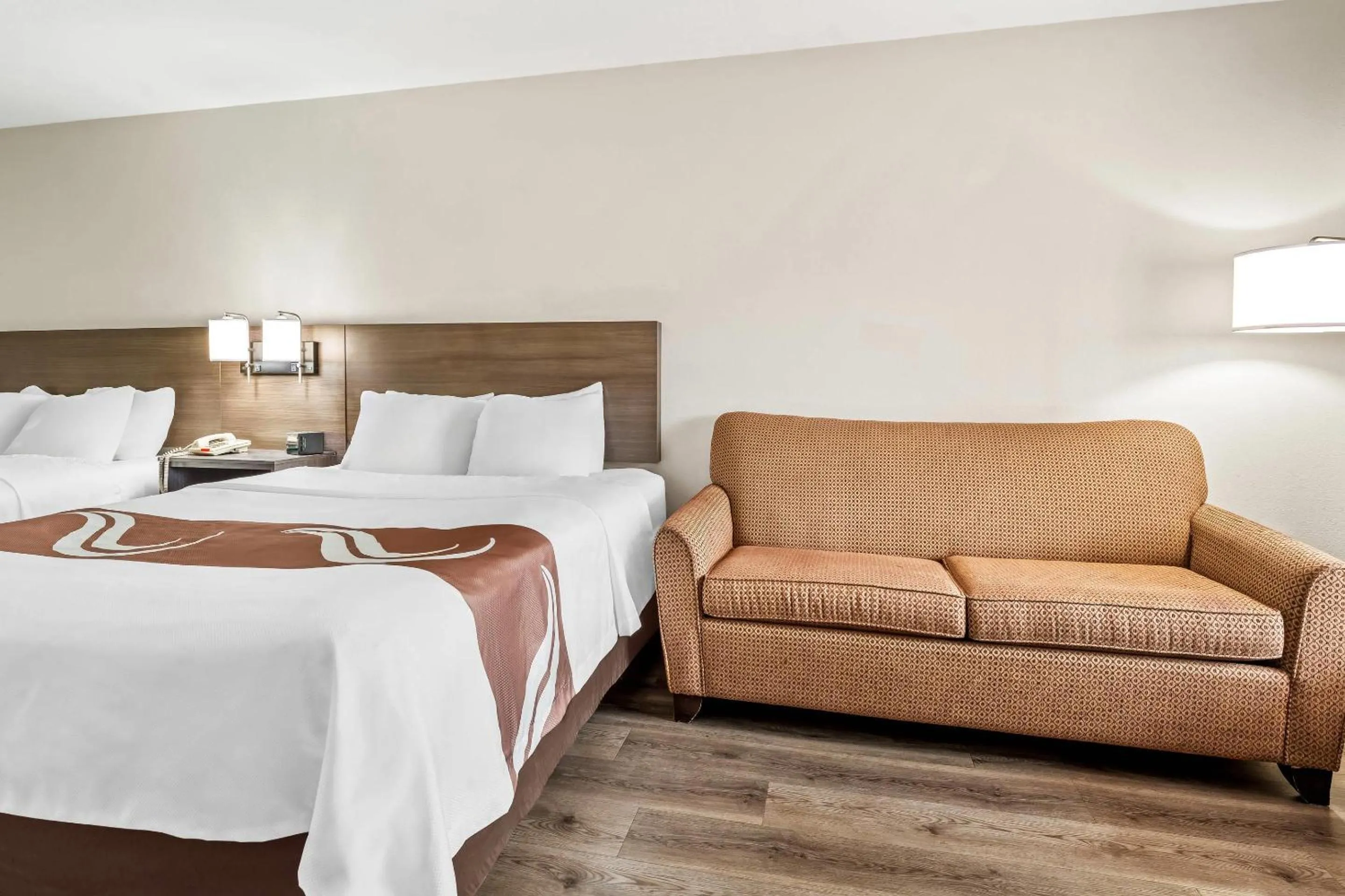 Bedroom, Bed in Quality Inn & Suites near Robins Air Force Base