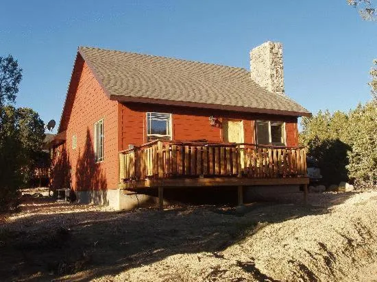 Property building in Stone Canyon Inn