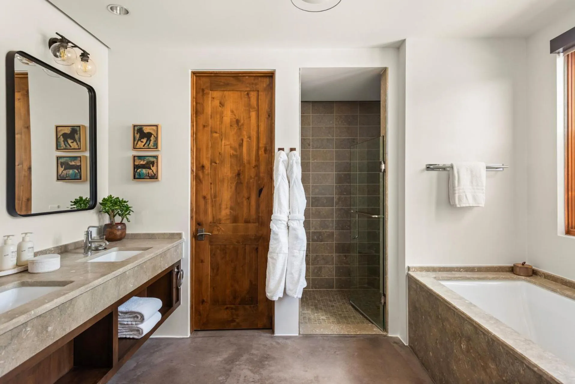 Shower in Four Seasons Resort Rancho Encantado Santa Fe