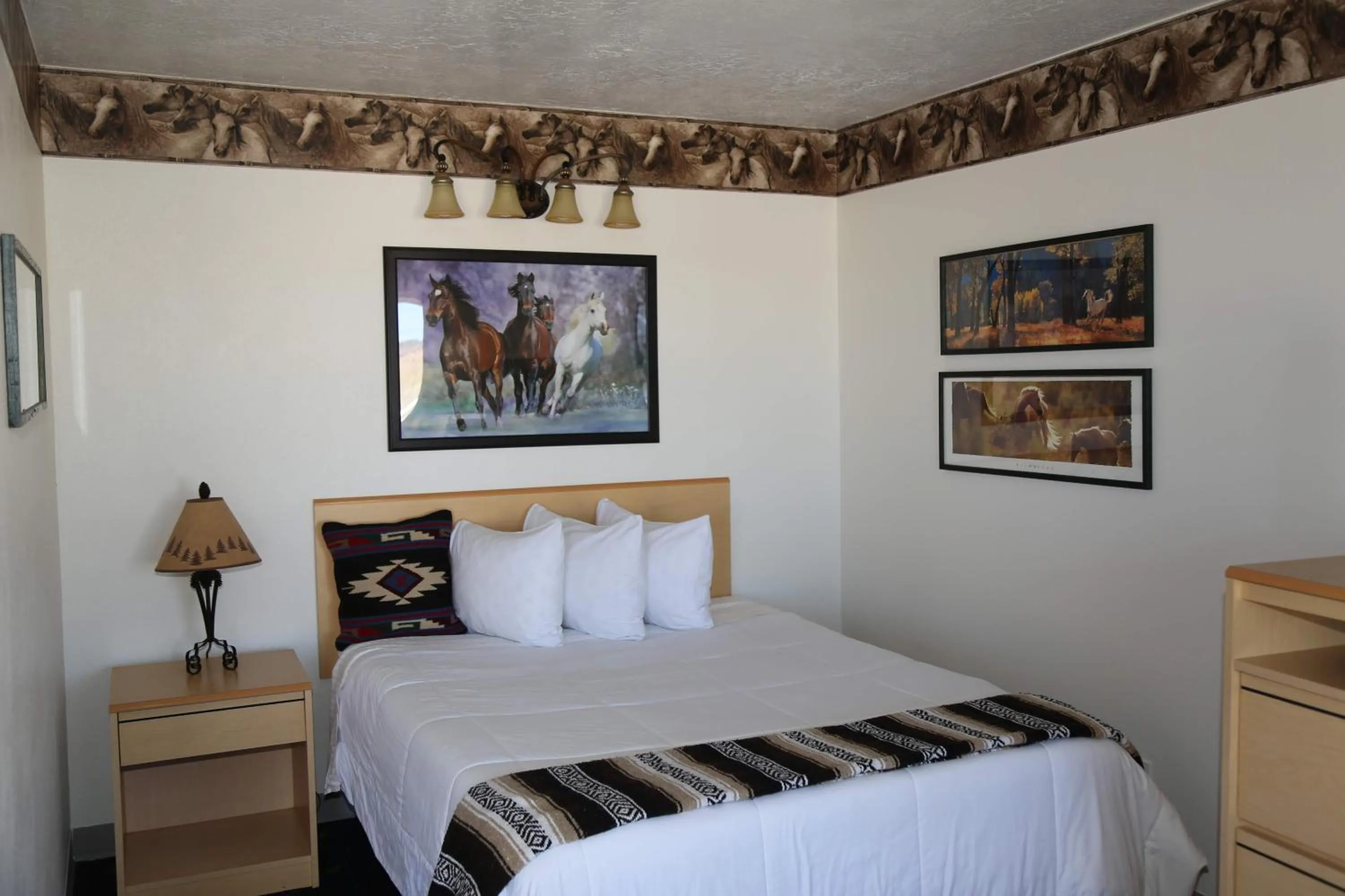 Bed in The Riverside Ranch Motel and RV Park Southern Utah