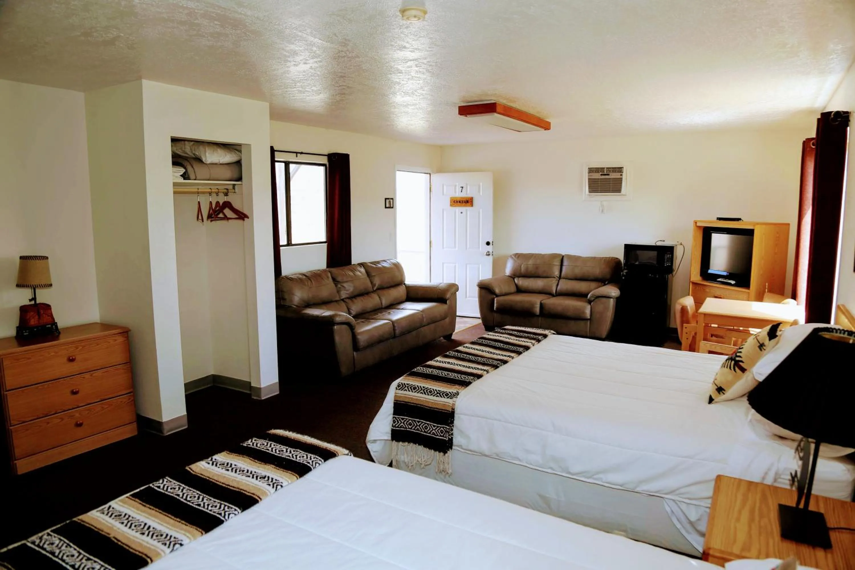 View (from property/room), Bed in The Riverside Ranch Motel and RV Park Southern Utah