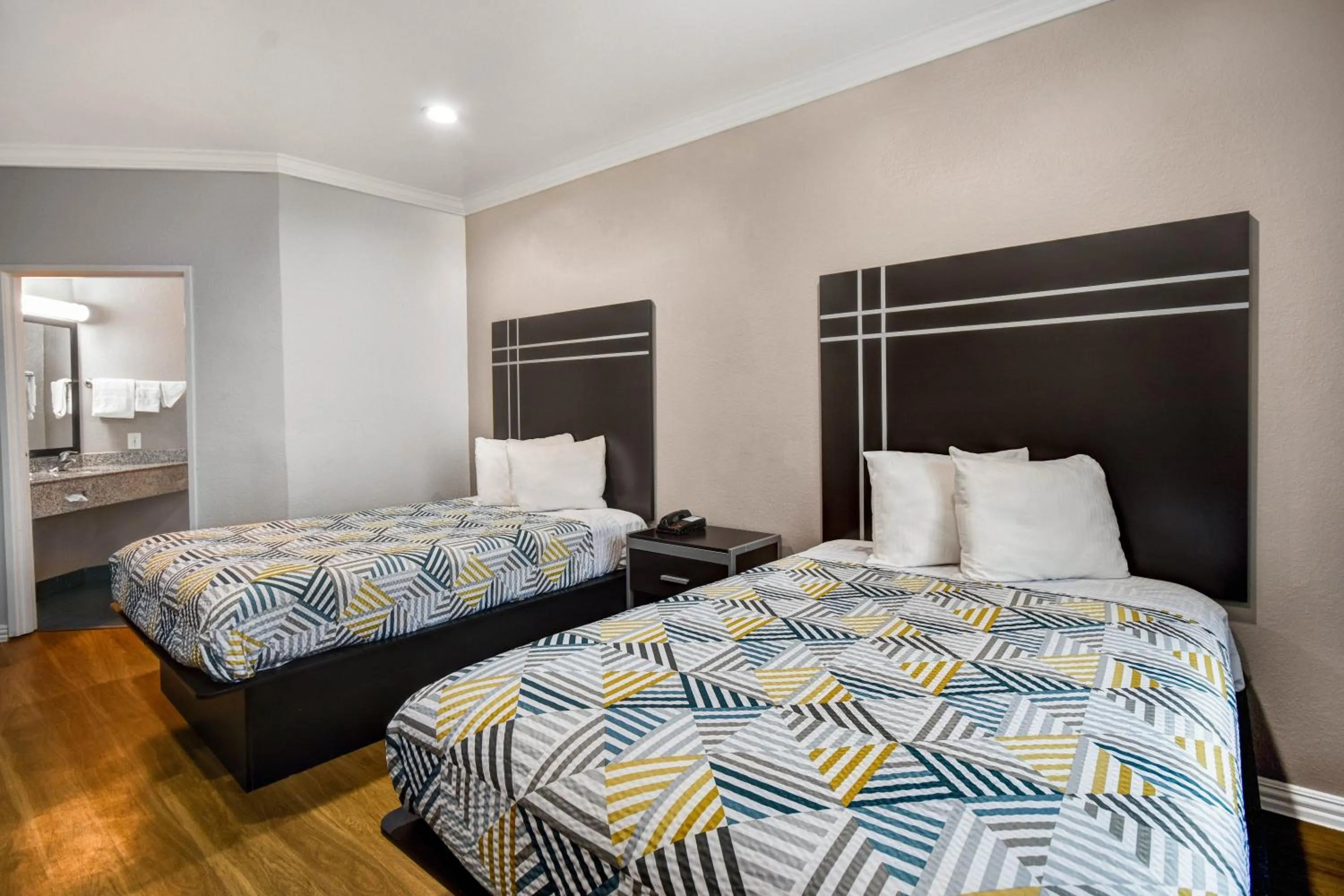 Photo of the whole room, Bed in Motel 6 Humble, TX - Houston International Airport