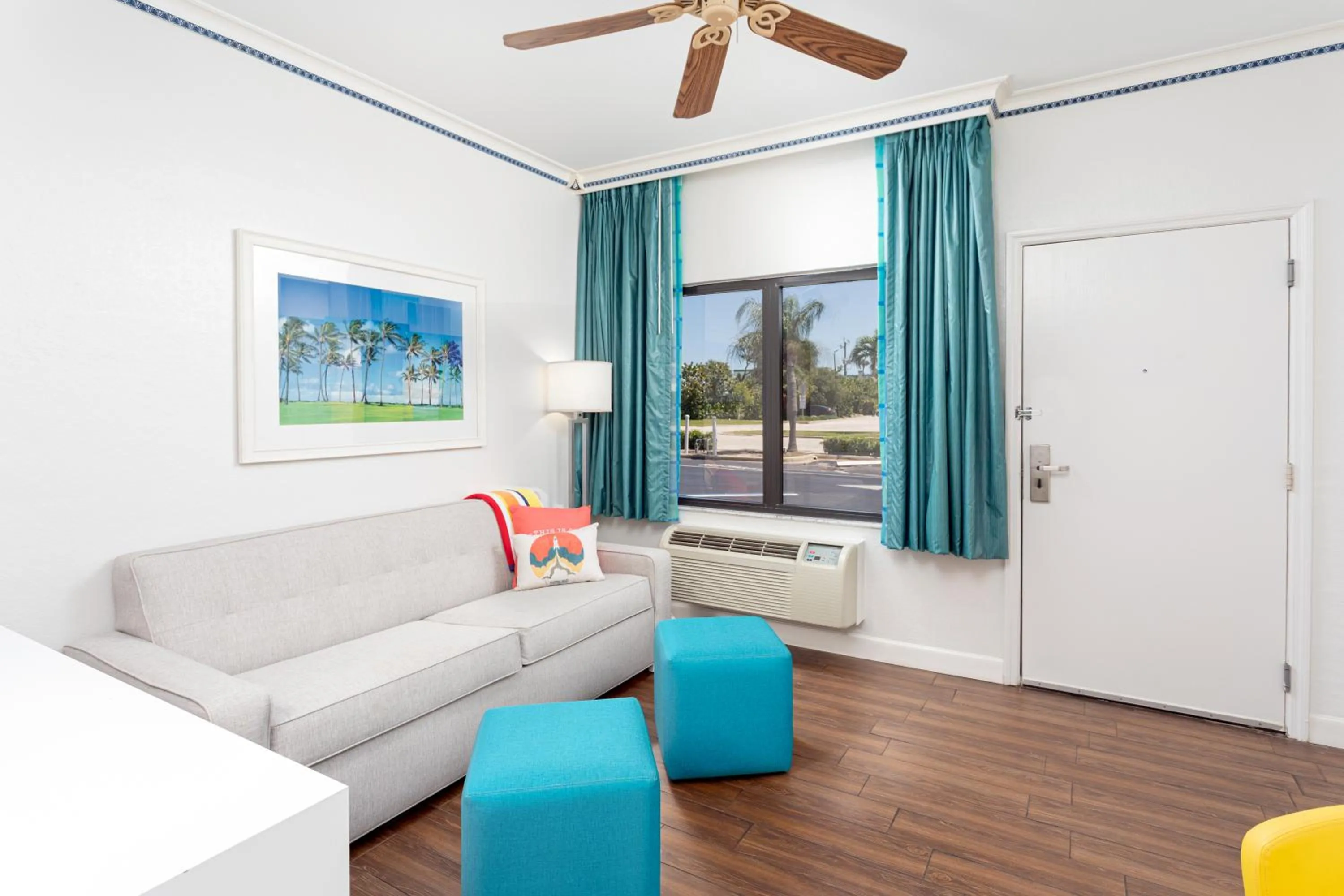 Living room in Beachside Hotel & Suites Cocoa Beach - Port Canaveral