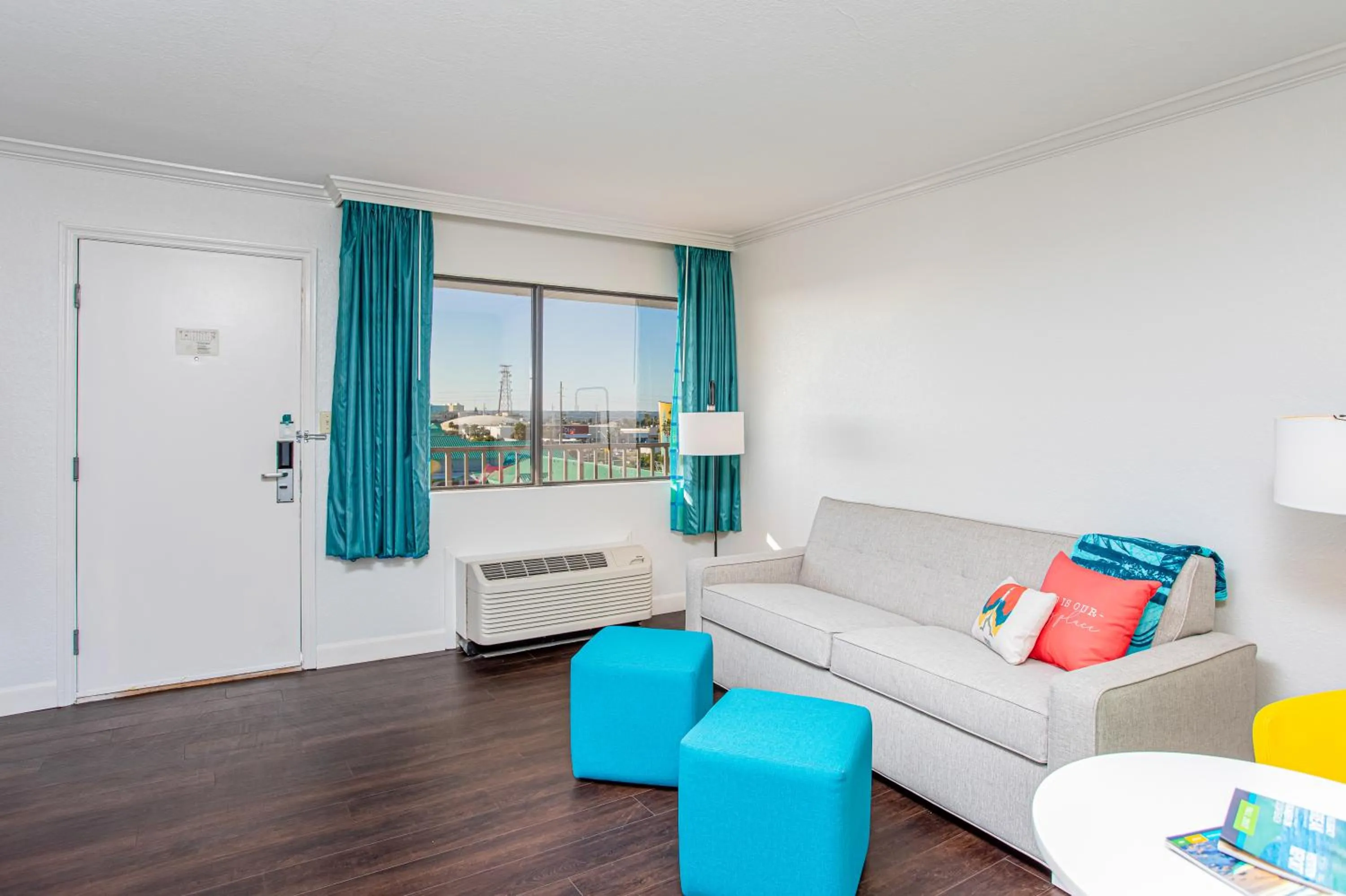 Living room in Beachside Hotel & Suites Cocoa Beach - Port Canaveral