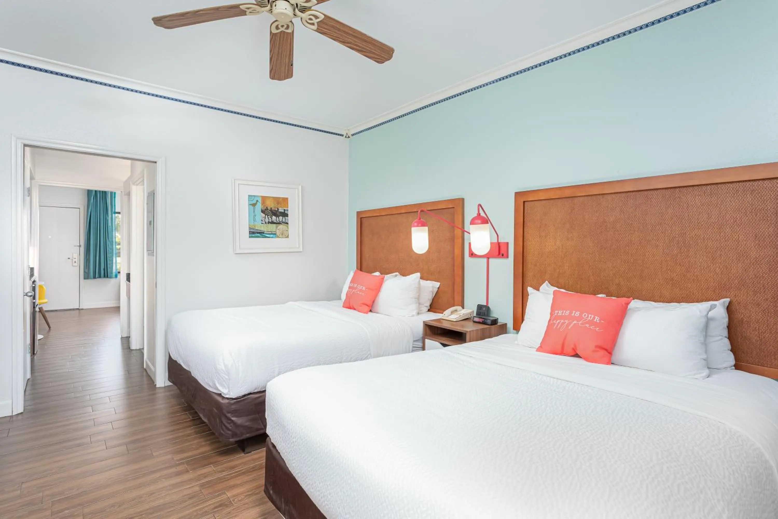Photo of the whole room, Bed in Beachside Hotel & Suites Cocoa Beach - Port Canaveral