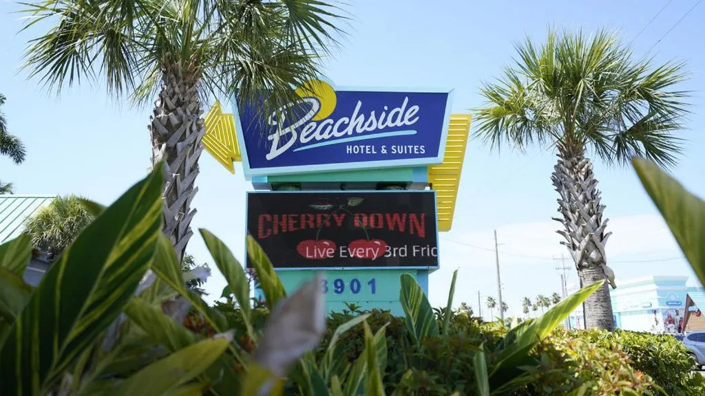 Facade/entrance in Beachside Hotel & Suites Cocoa Beach - Port Canaveral
