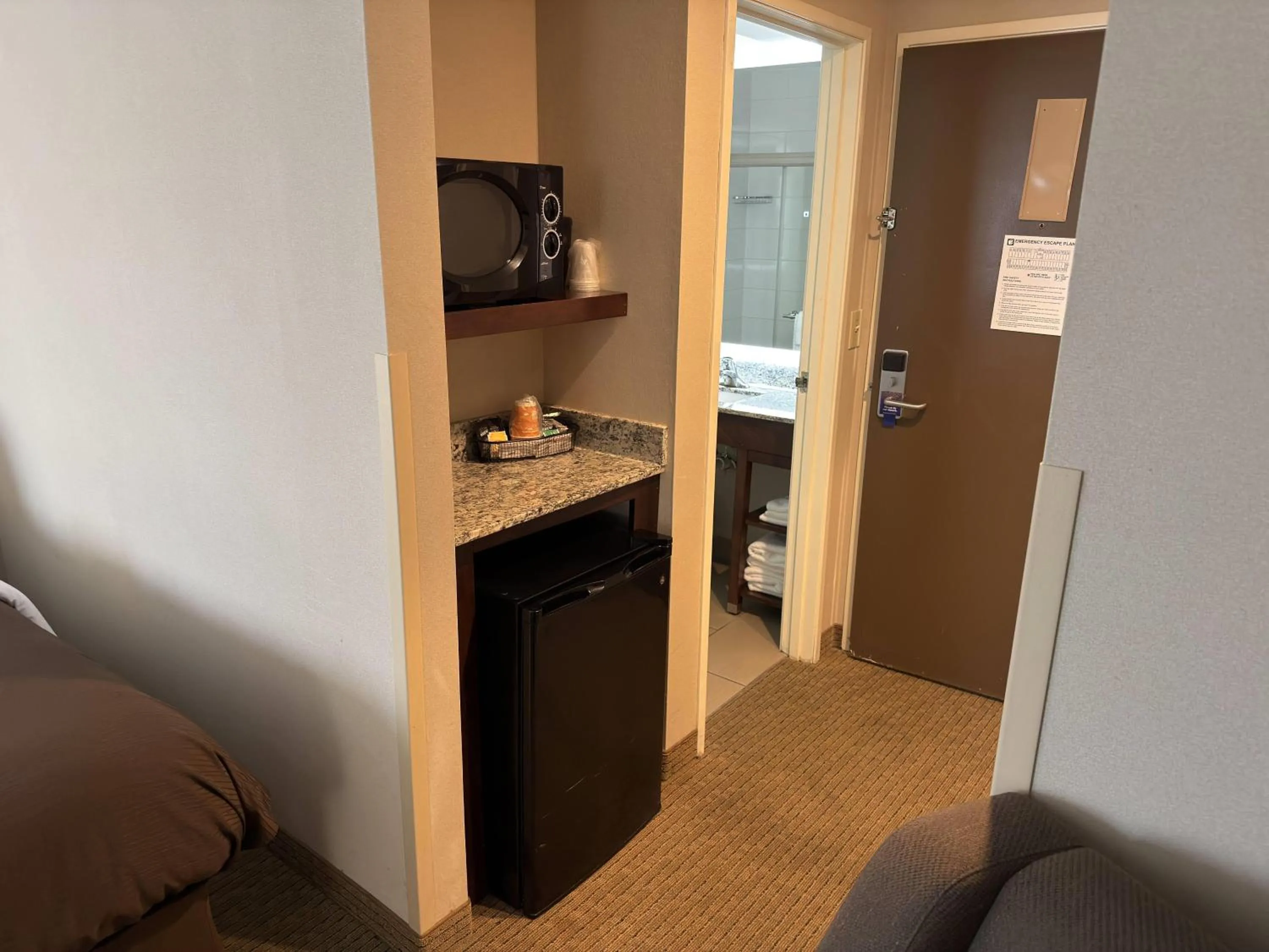 Photo of the whole room in Wingate by Wyndham Utica