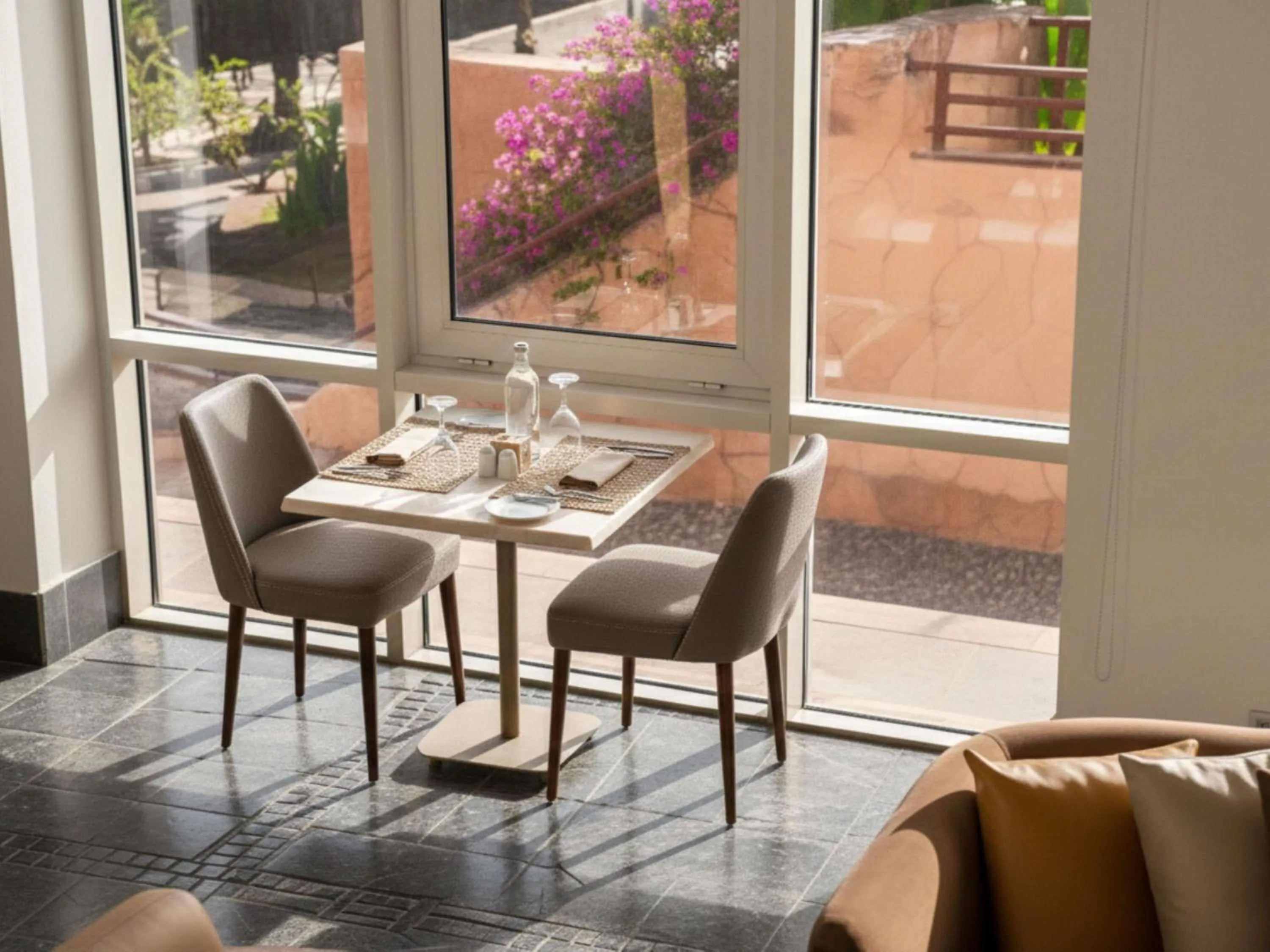 Lounge or bar in Mövenpick Resort El Sokhna