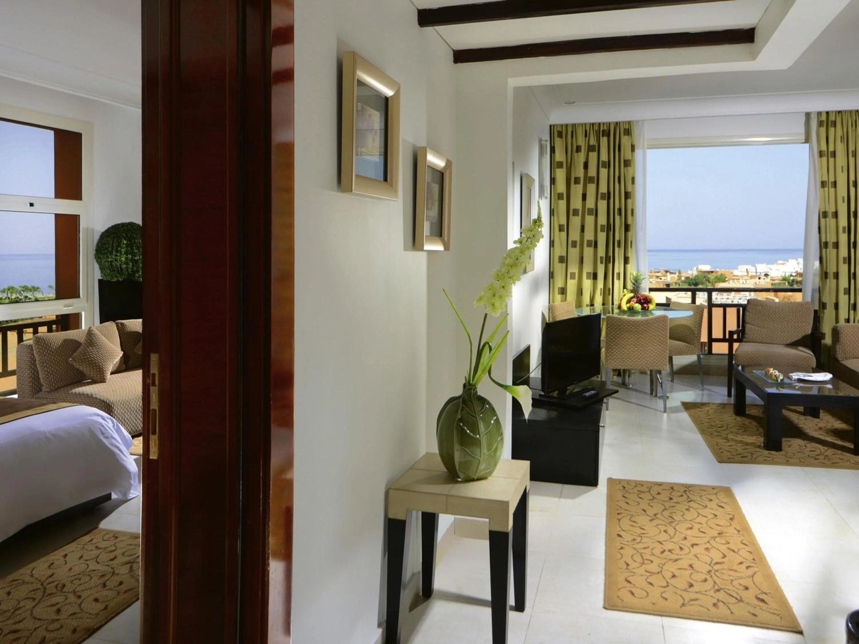 Bed in Mövenpick Resort El Sokhna