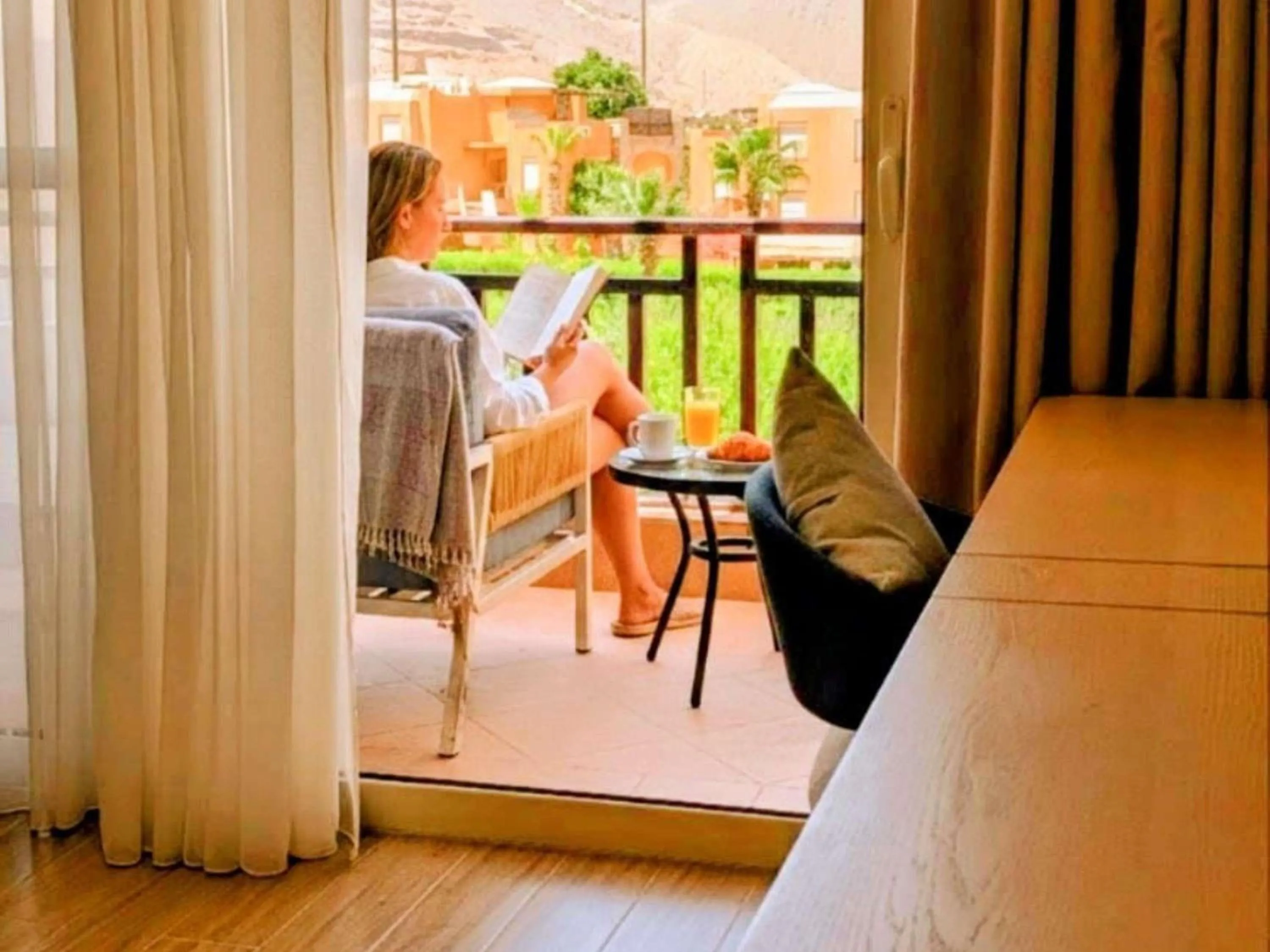 Bed in Mövenpick Resort El Sokhna