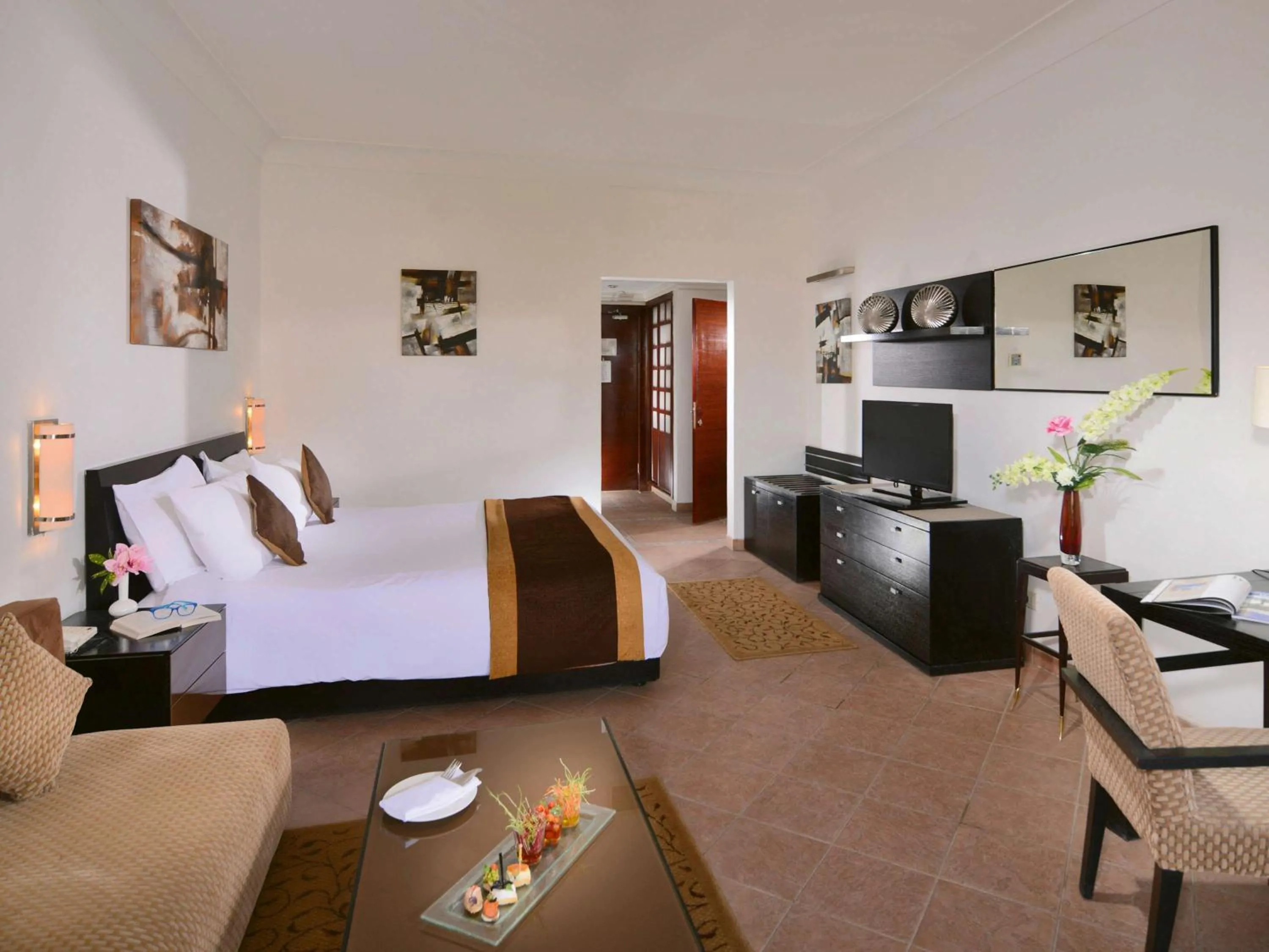 Royal Suite Panoramic Sea View in Mövenpick Resort El Sokhna