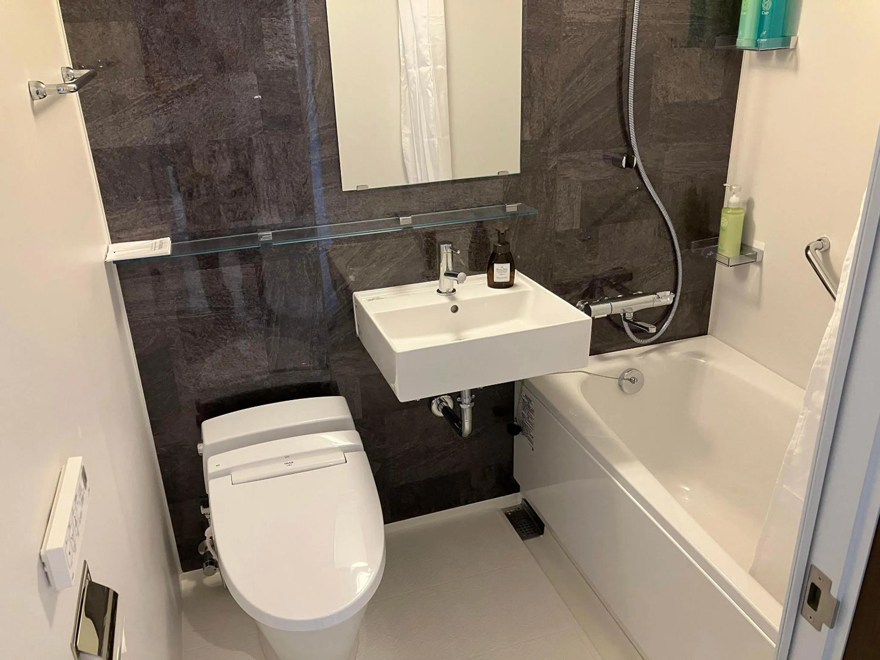 Shower in HOTEL PAiKAJi