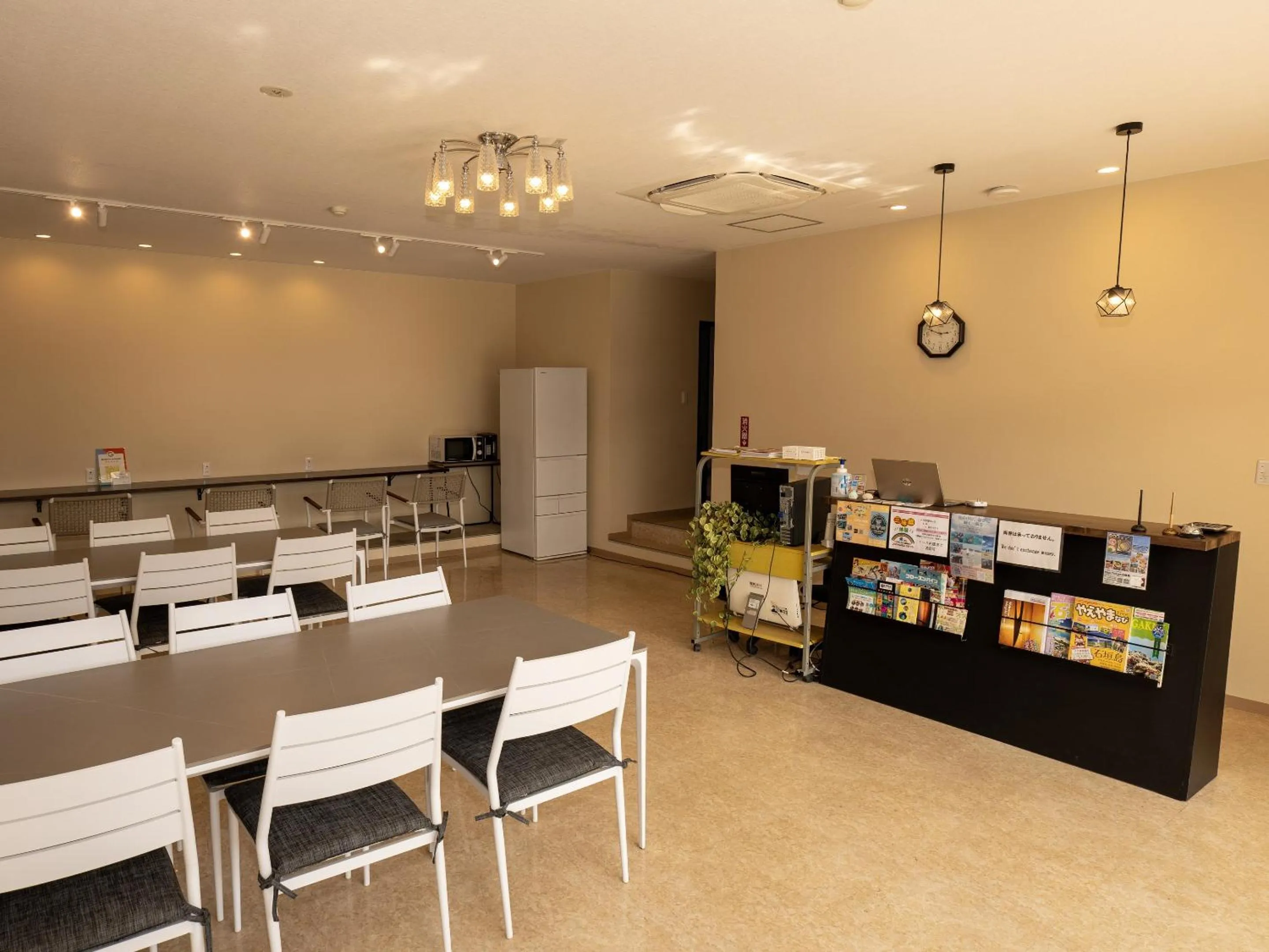 Lobby or reception in HOTEL PAiKAJi