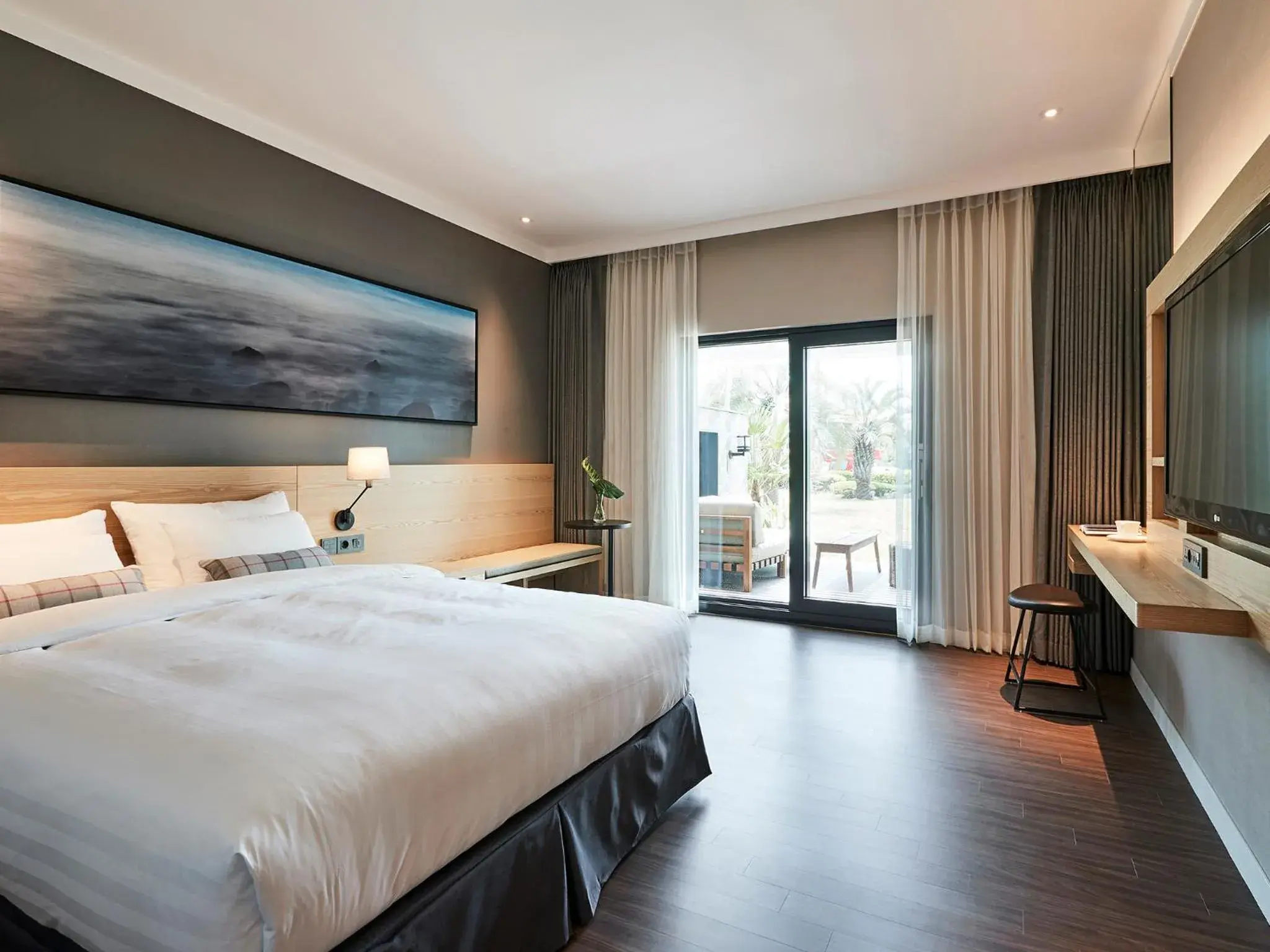 Family Terrace Room in The Suites Hotel Jeju Family Terrace Room in The Suites Hotel Jeju