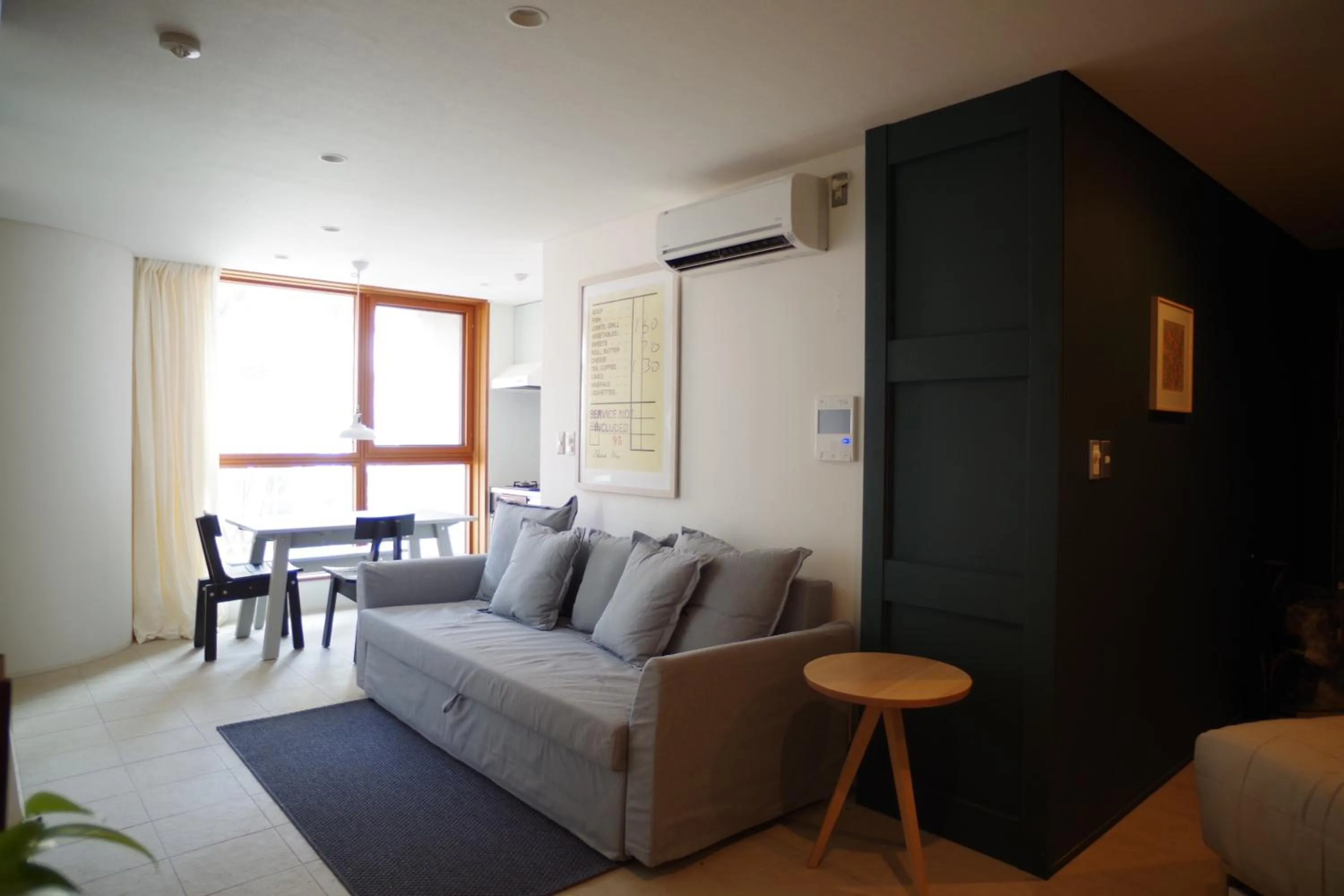 Photo of the whole room in Sango Katase Guest Rooms