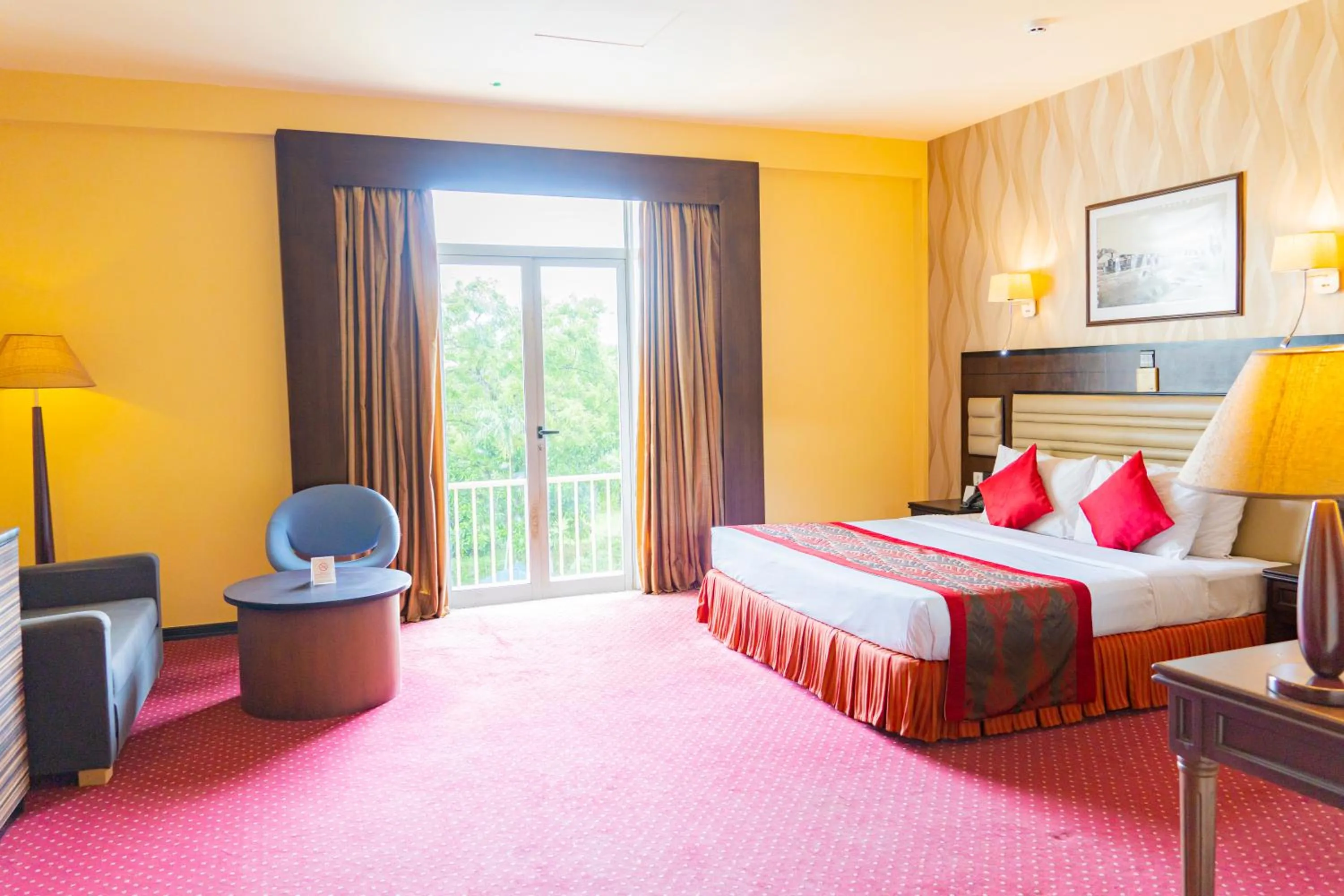 Bed in Ramada Katunayake