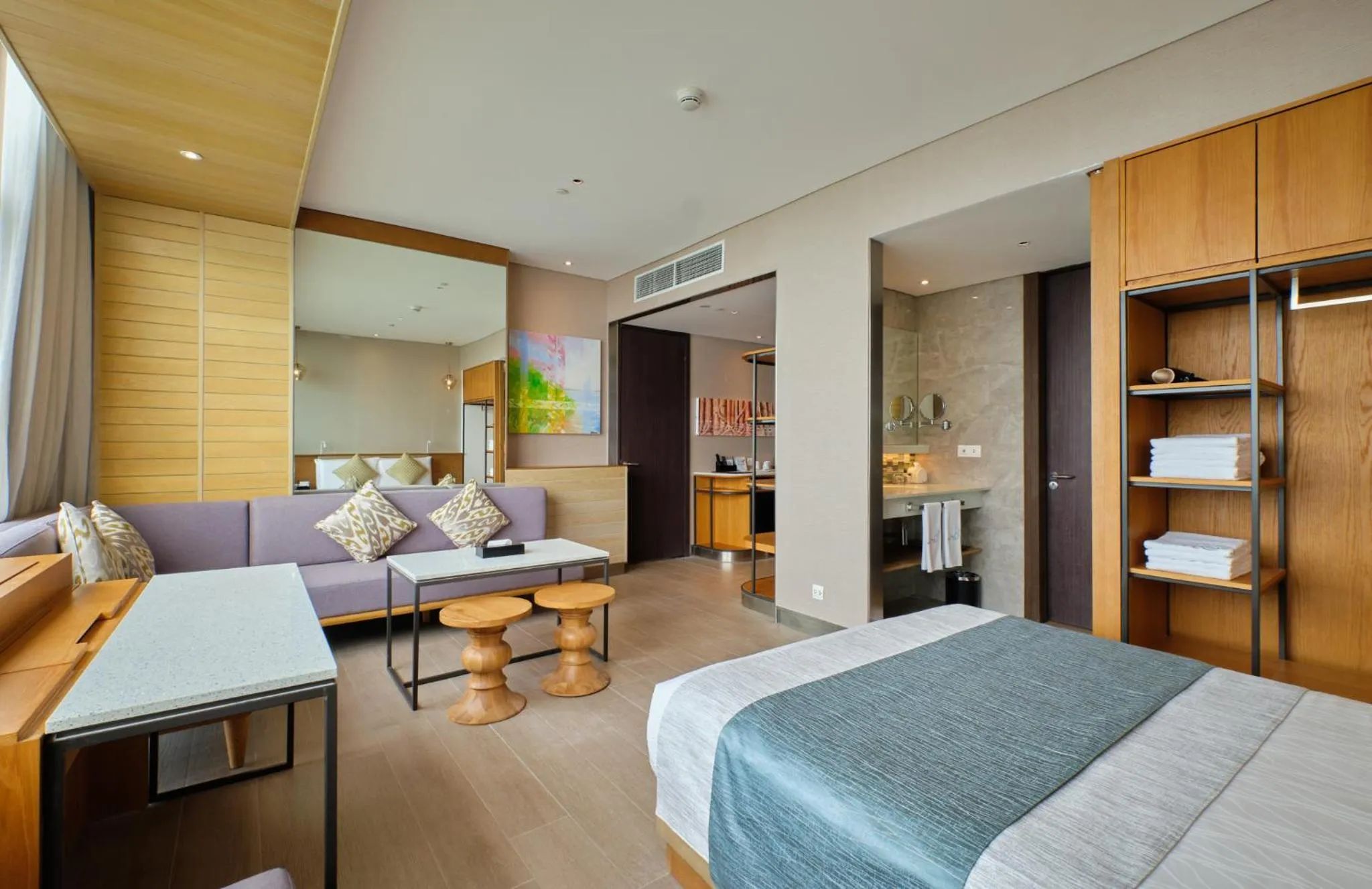 Seating area, Bed in Hotel H2O