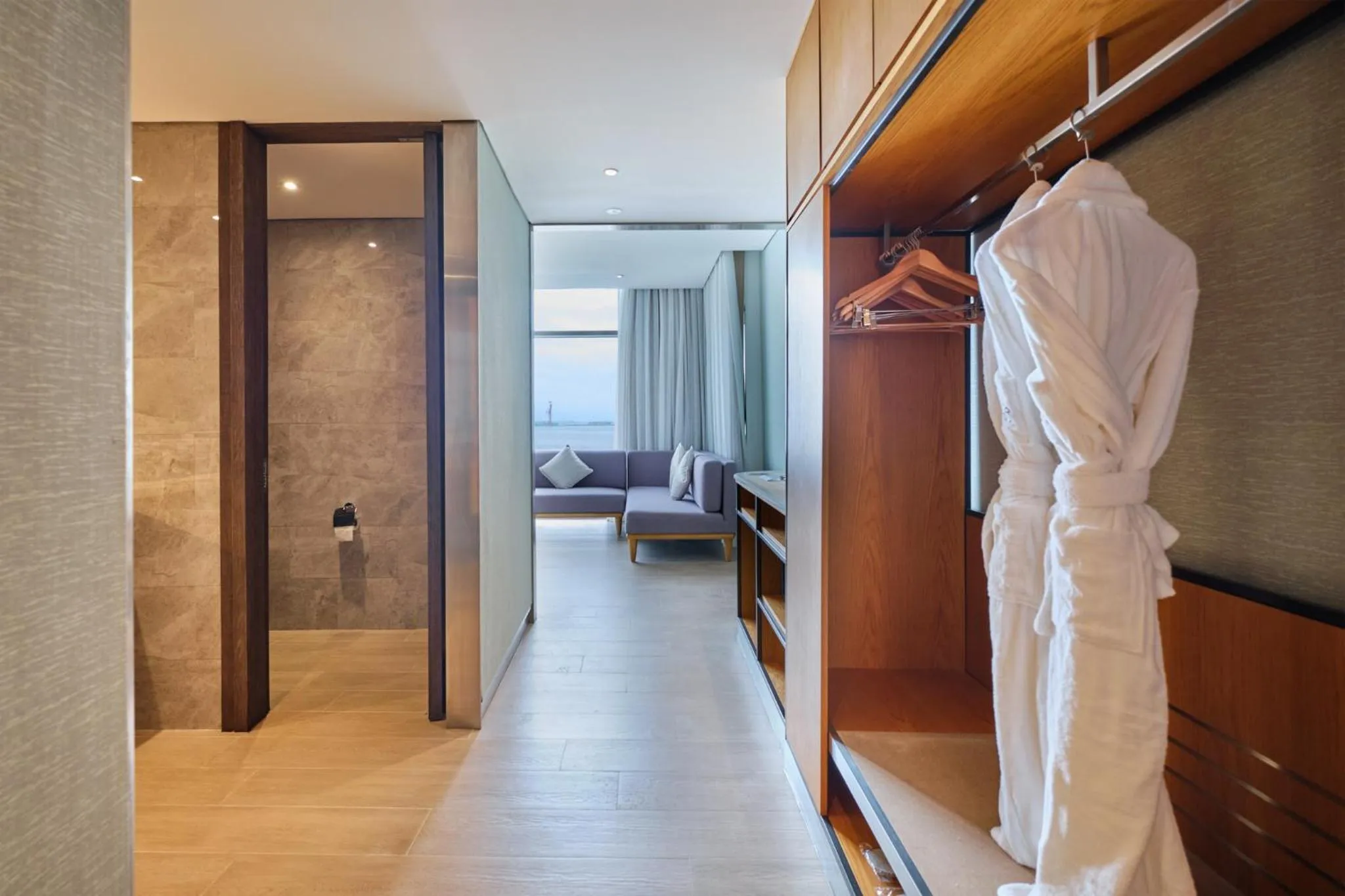 wardrobe, Bed in Hotel H2O