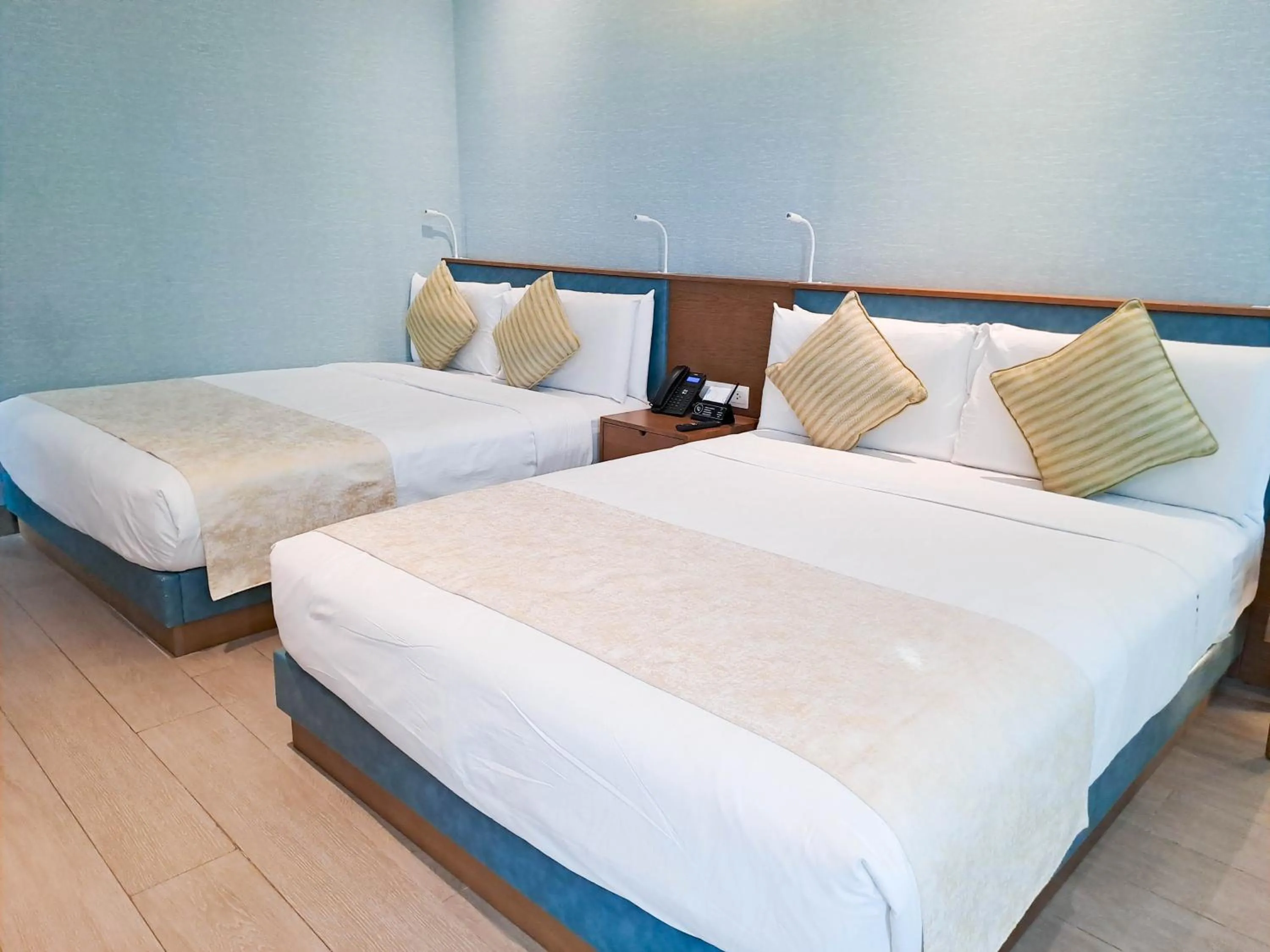 Photo of the whole room, Bed in Hotel H2O