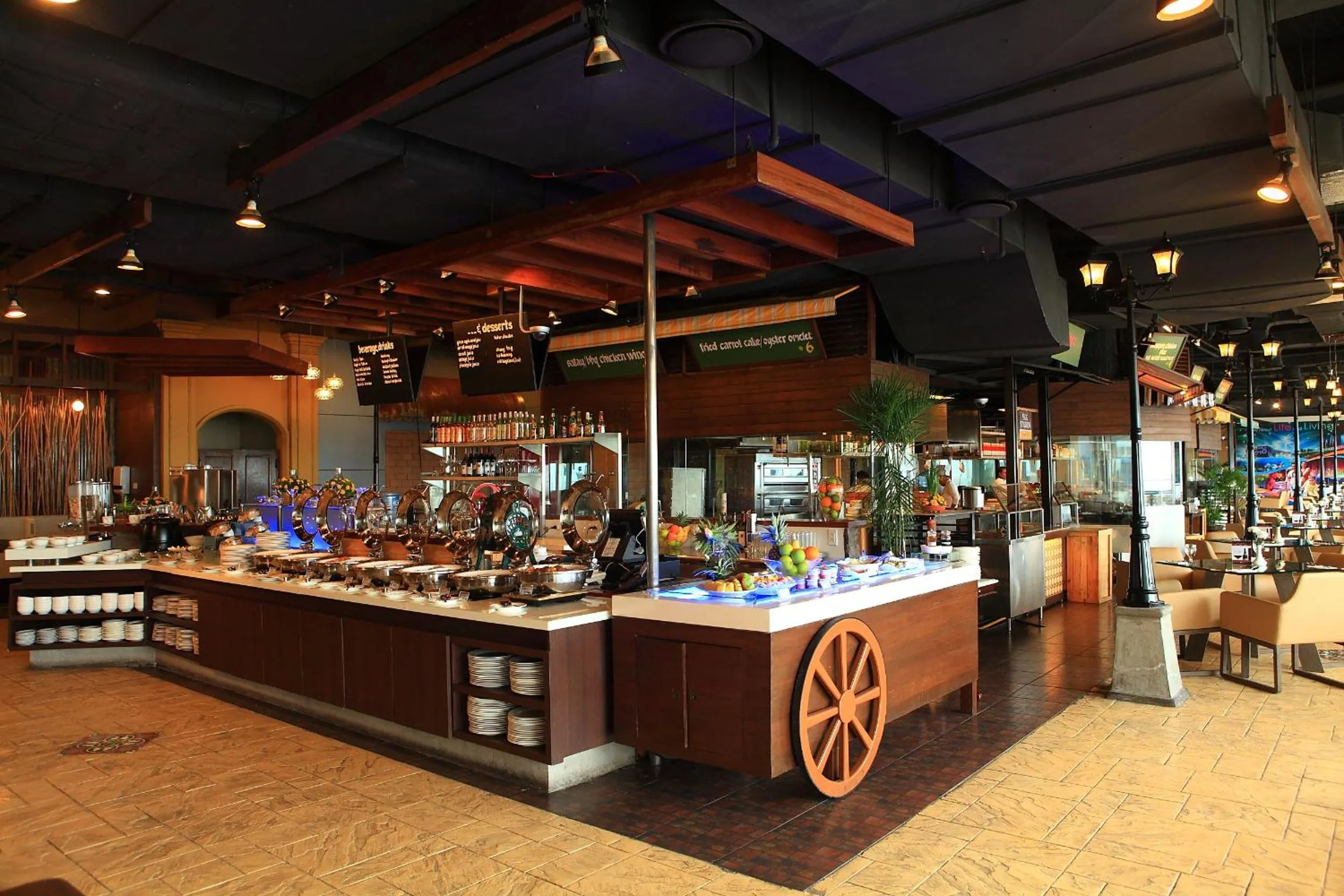 Restaurant/places to eat in Hotel H2O