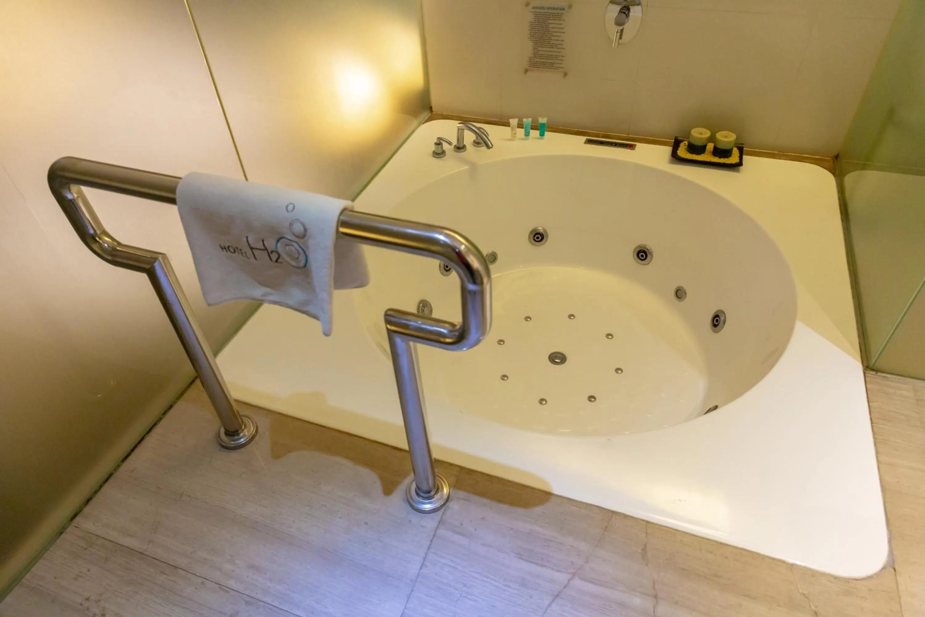 Bathroom in Hotel H2O