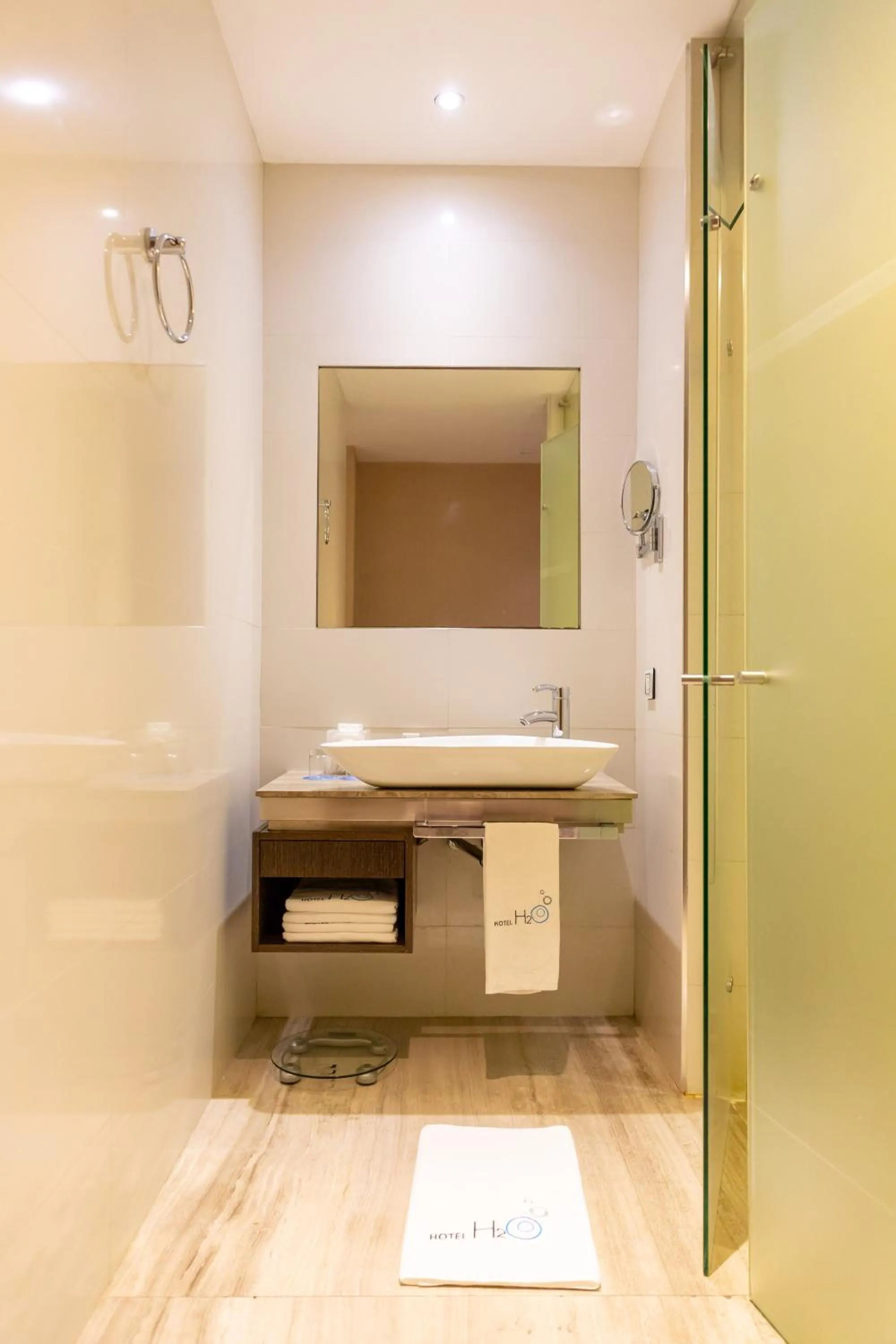 Bathroom in Hotel H2O