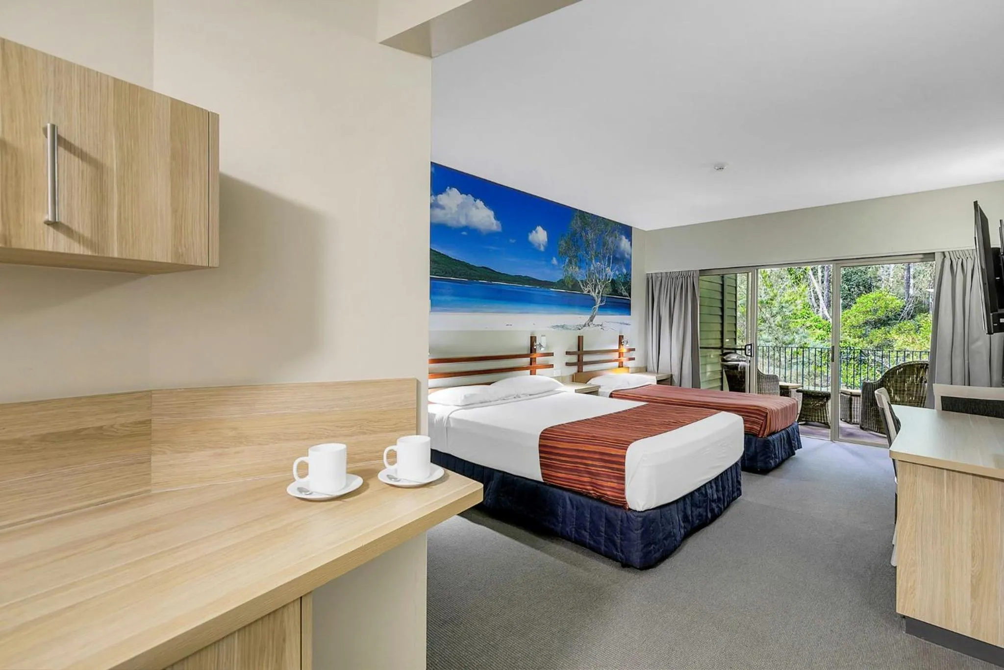 Photo of the whole room, Bed in Kingfisher Bay Resort