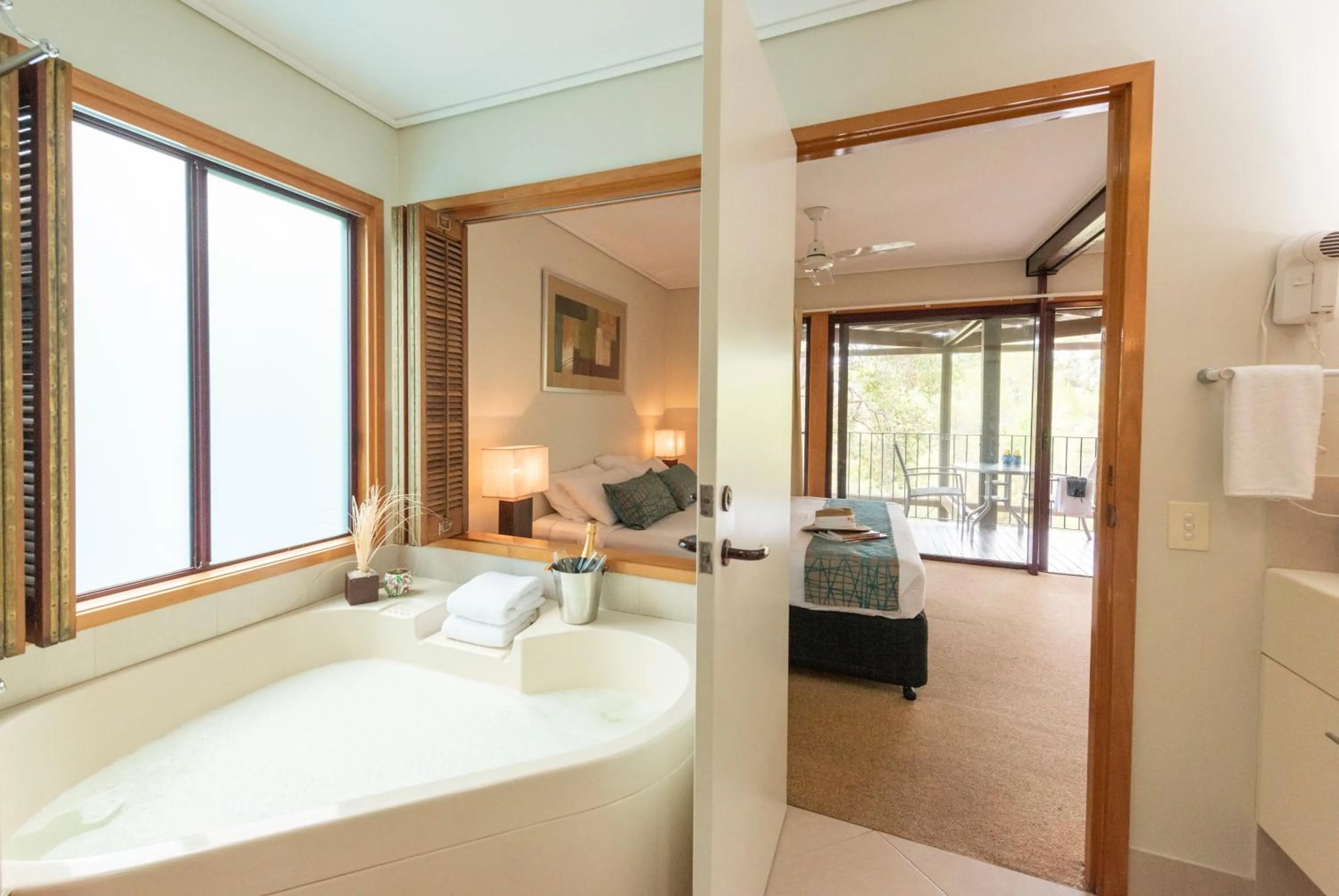 Kingfisher Bay Resort