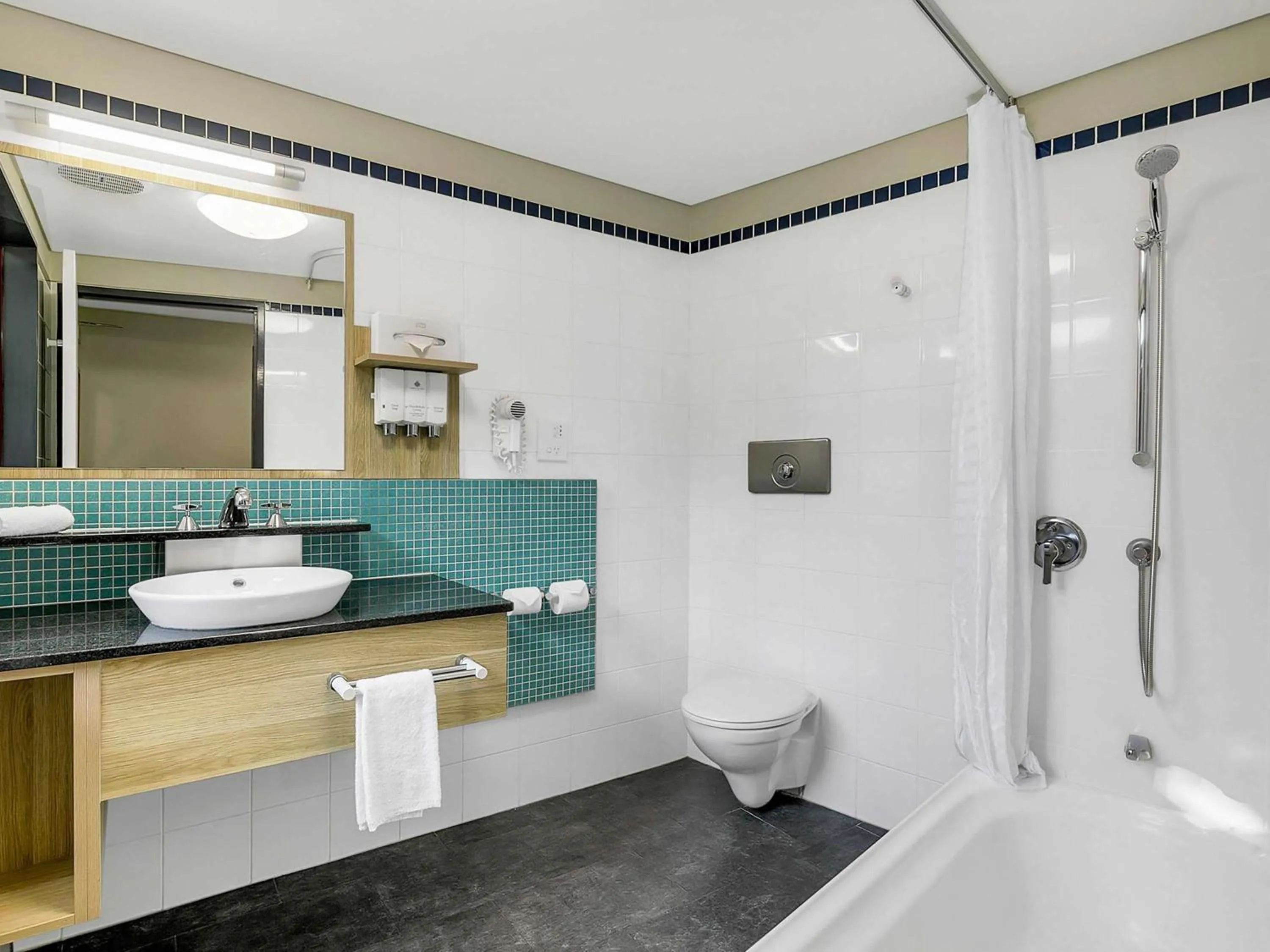 Bathroom in Kingfisher Bay Resort