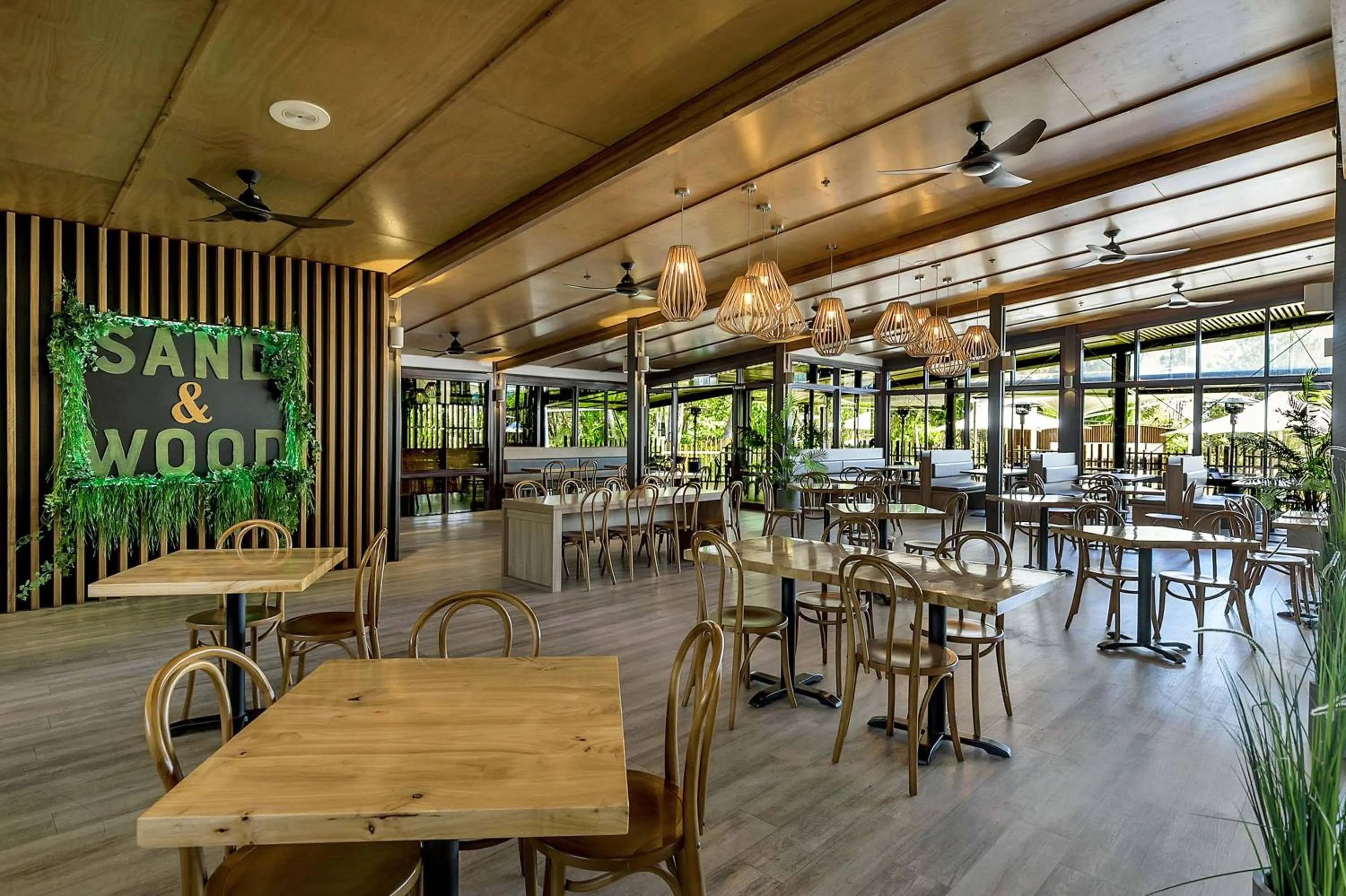 Restaurant/places to eat in Kingfisher Bay Resort