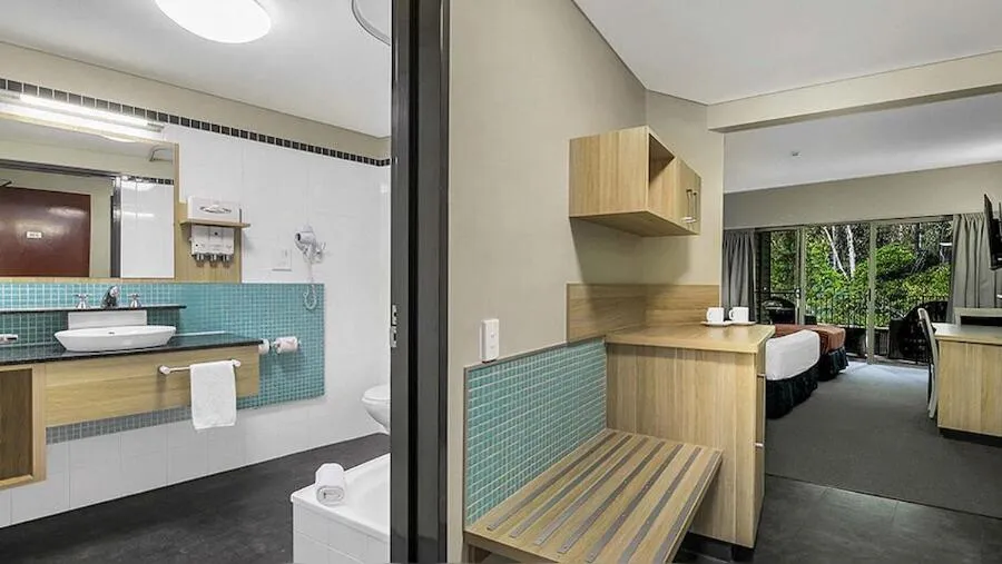 Bed in Kingfisher Bay Resort