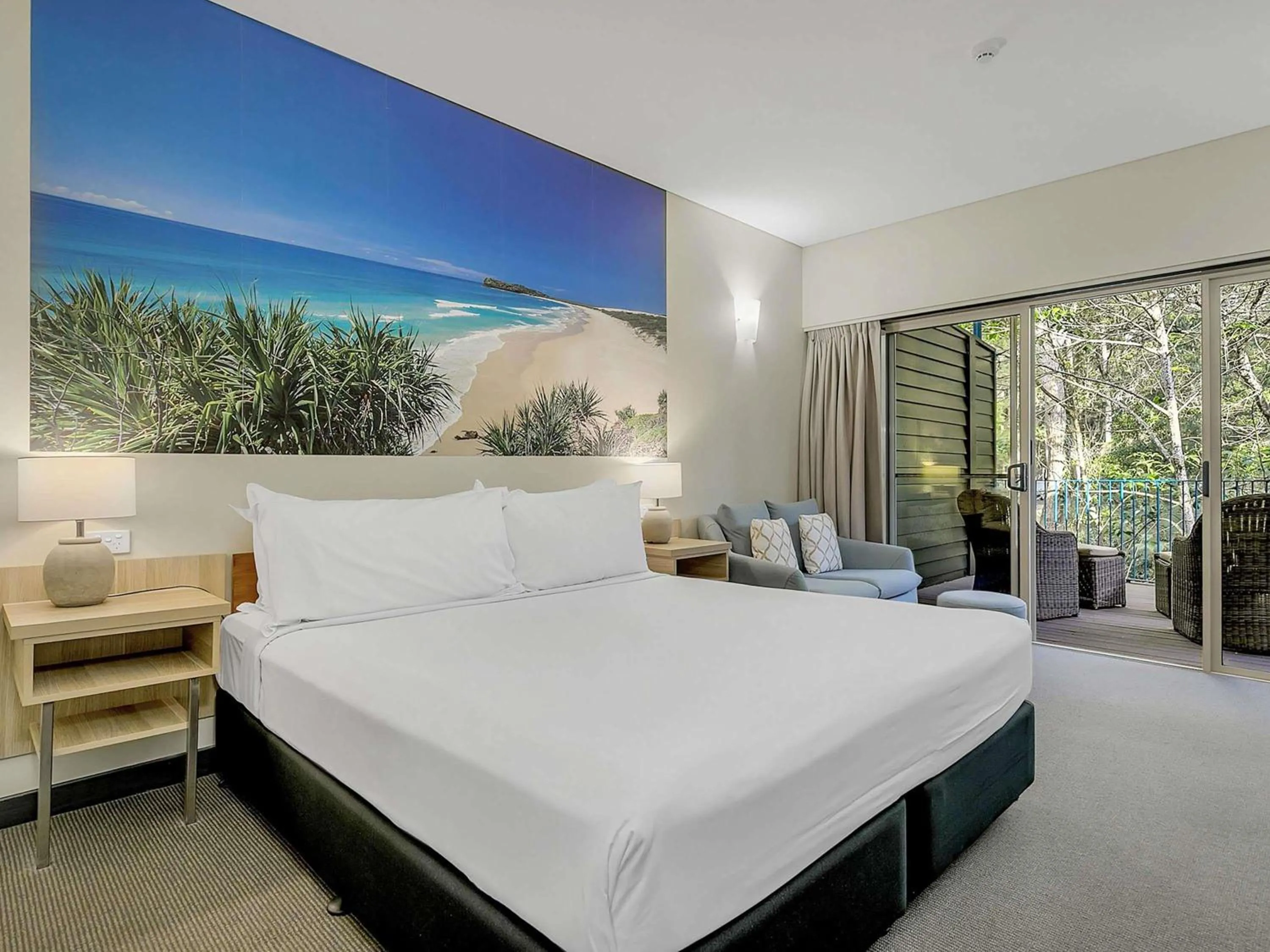 Bedroom, Bed in Kingfisher Bay Resort