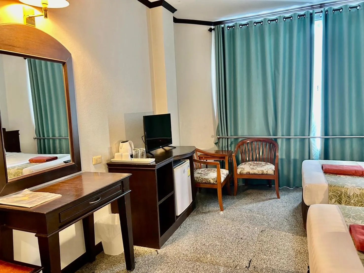 TV and multimedia, Bed in Green House Hotel