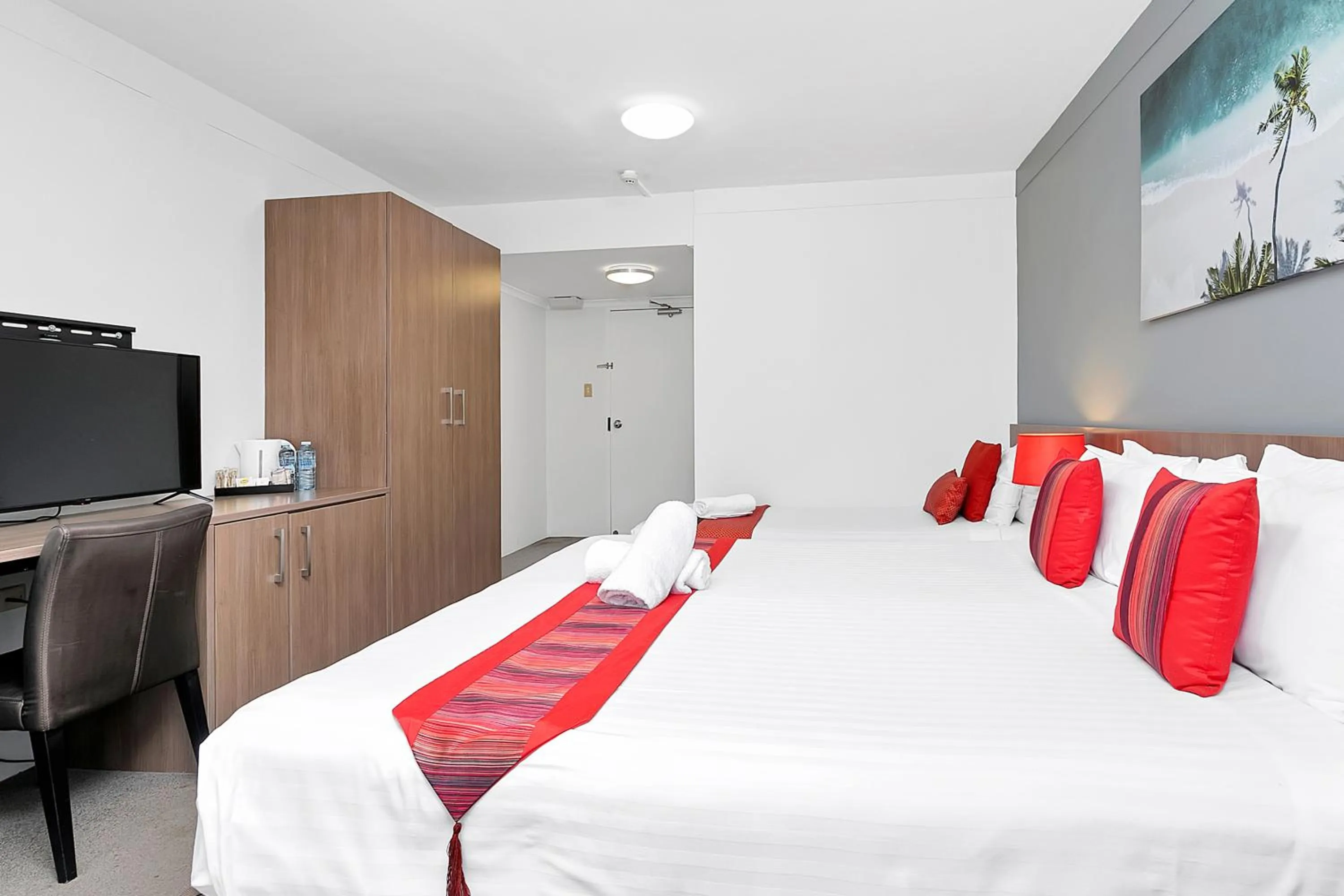 Bedroom, Bed in Peninsula Nelson Bay Motel and Serviced Apartments