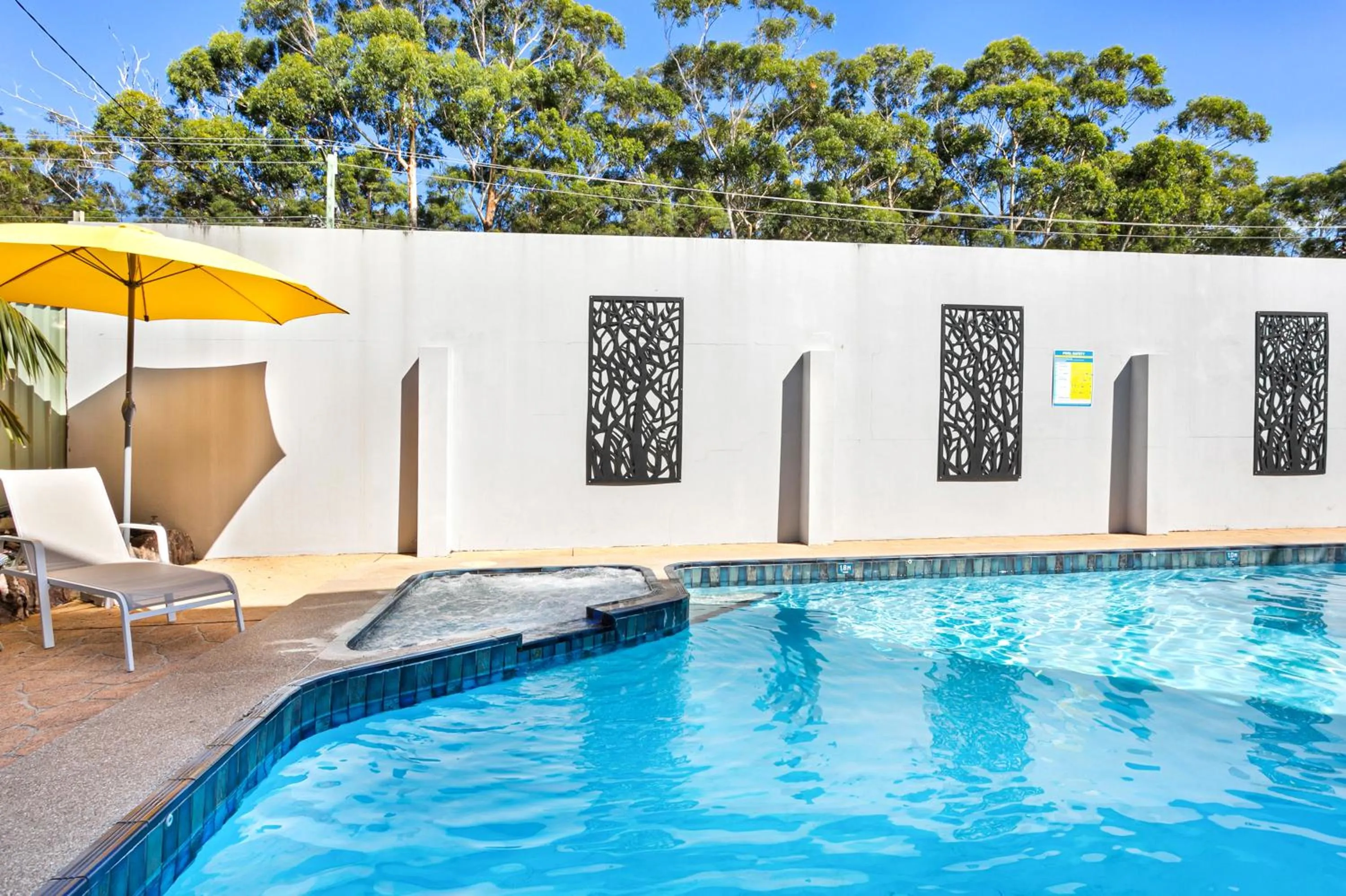 Swimming pool in Peninsula Nelson Bay Motel and Serviced Apartments