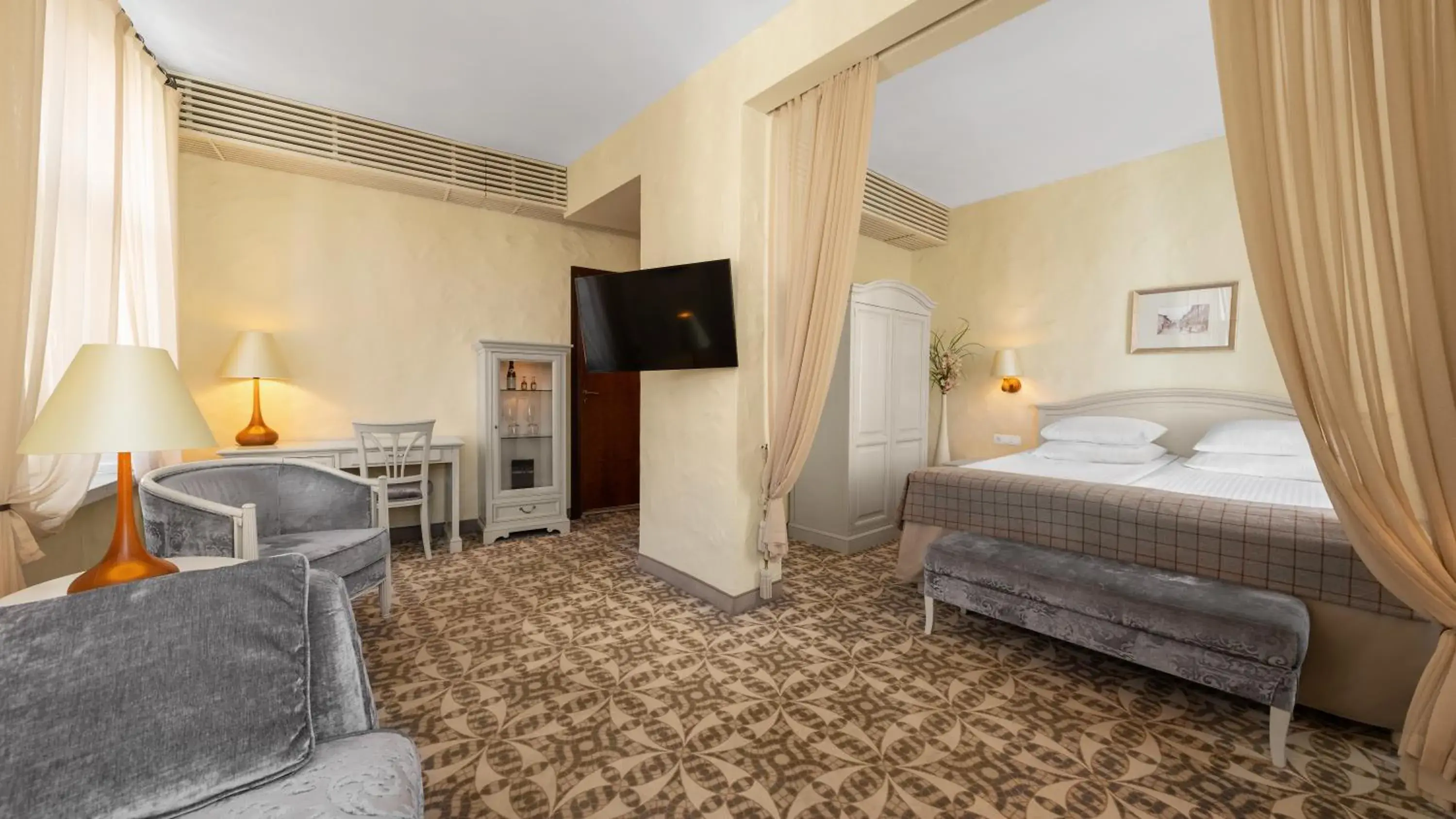 Suite room with Spa Bath & Old Town view in Rixwell Collection Savoy Boutique Hotel Suite room with Spa Bath & Old Town view in Rixwell Collection Savoy Boutique Hotel