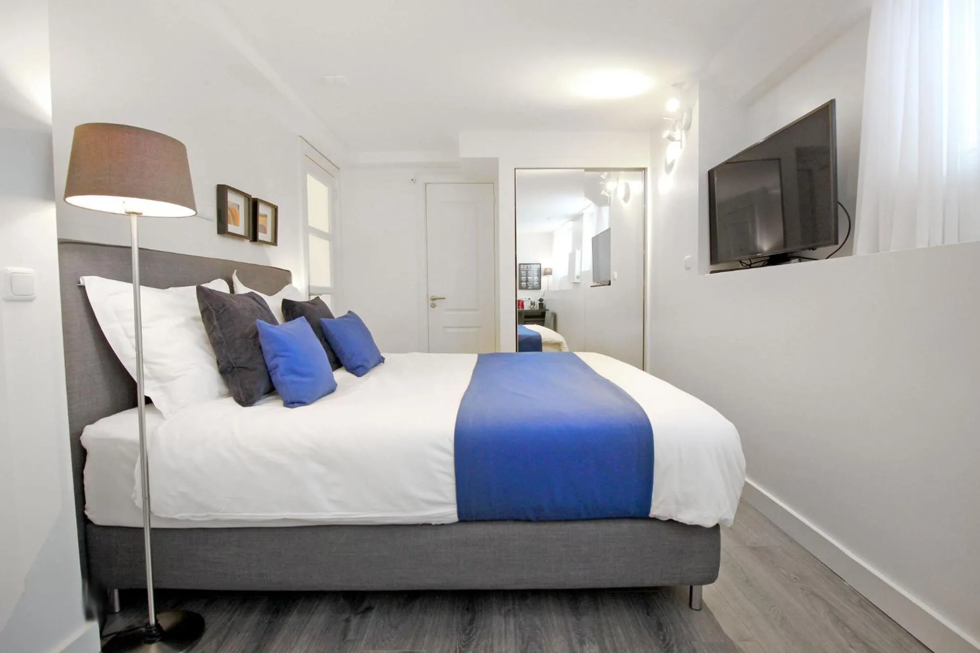 Bed in Romantic suite in Jordaan near CS