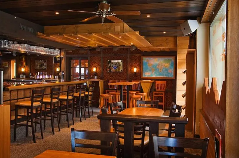 Lounge or bar in Hotel Des Alpes
