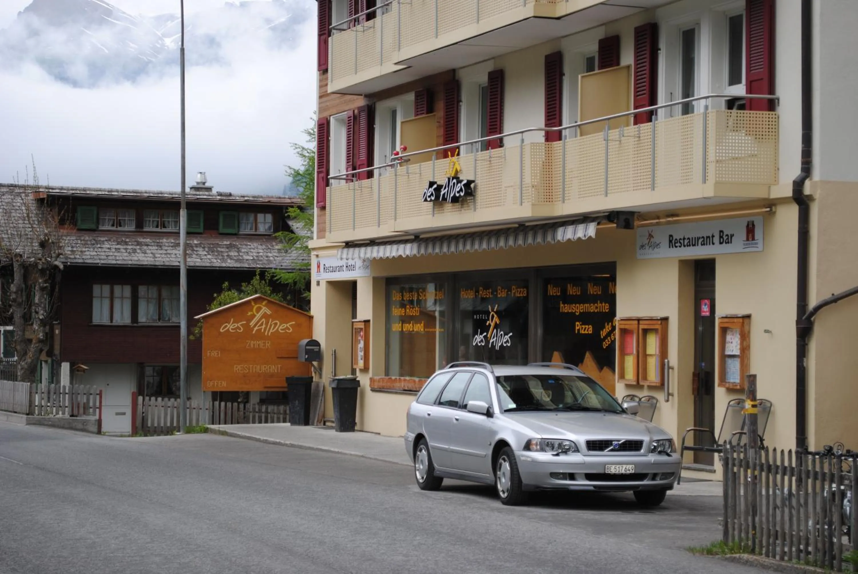 Facade/entrance in Hotel Des Alpes