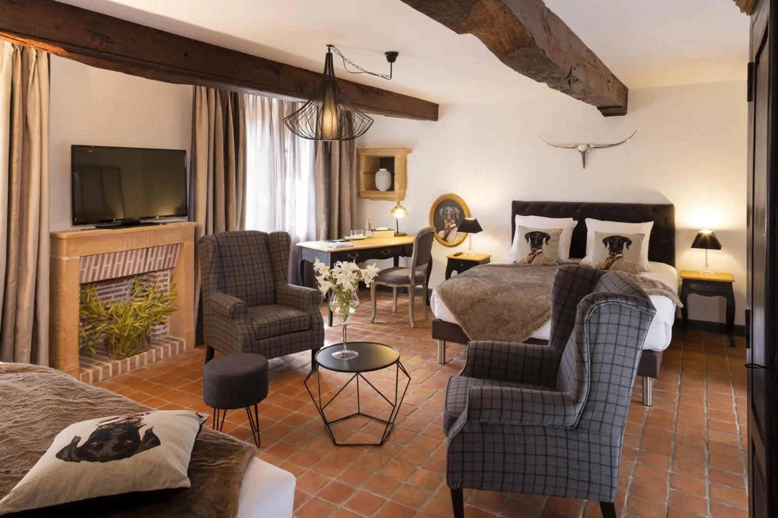 TV and multimedia, Bed in Contact Hôtels Le Savigny & Spa