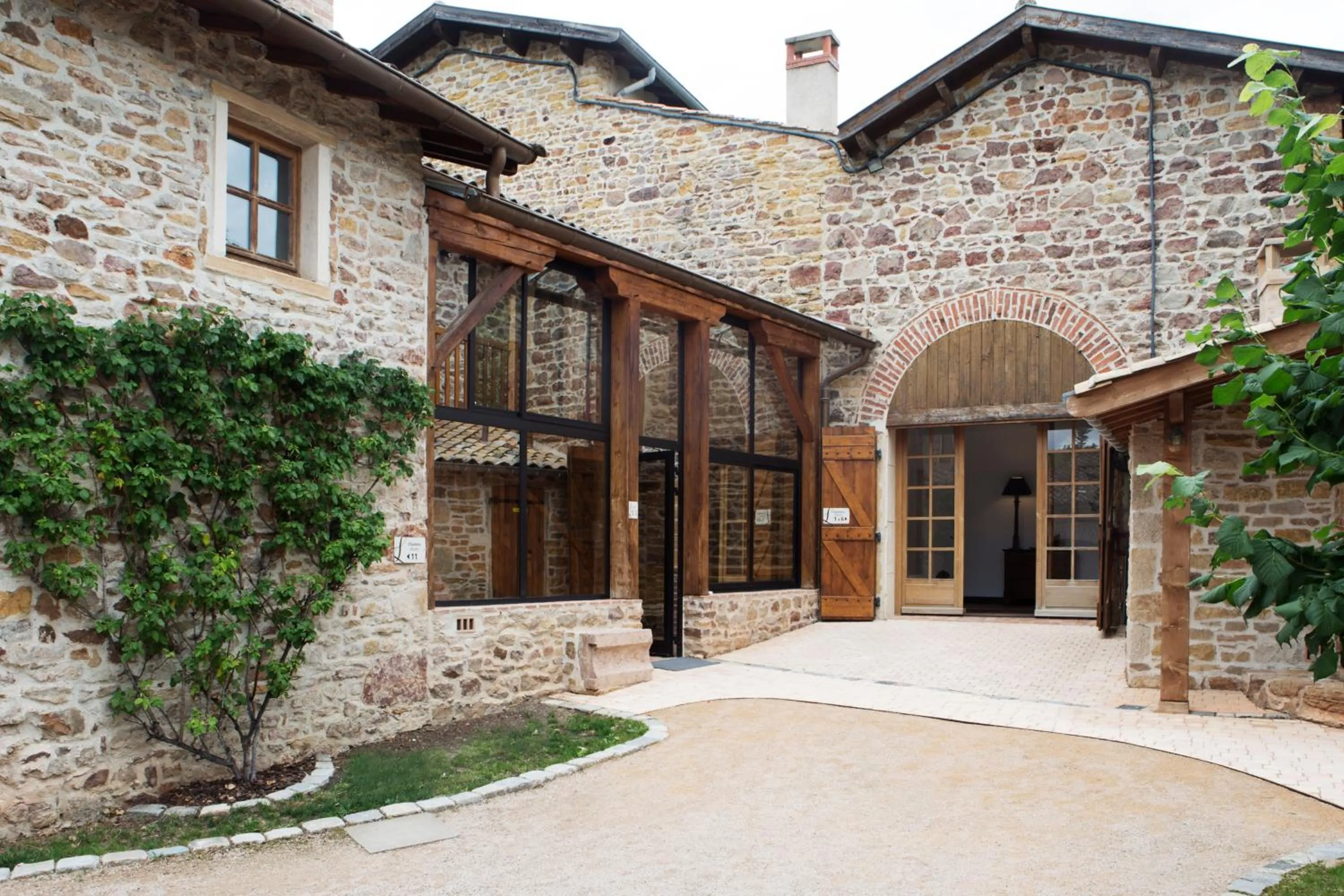 View (from property/room) in Contact Hôtels Le Savigny & Spa