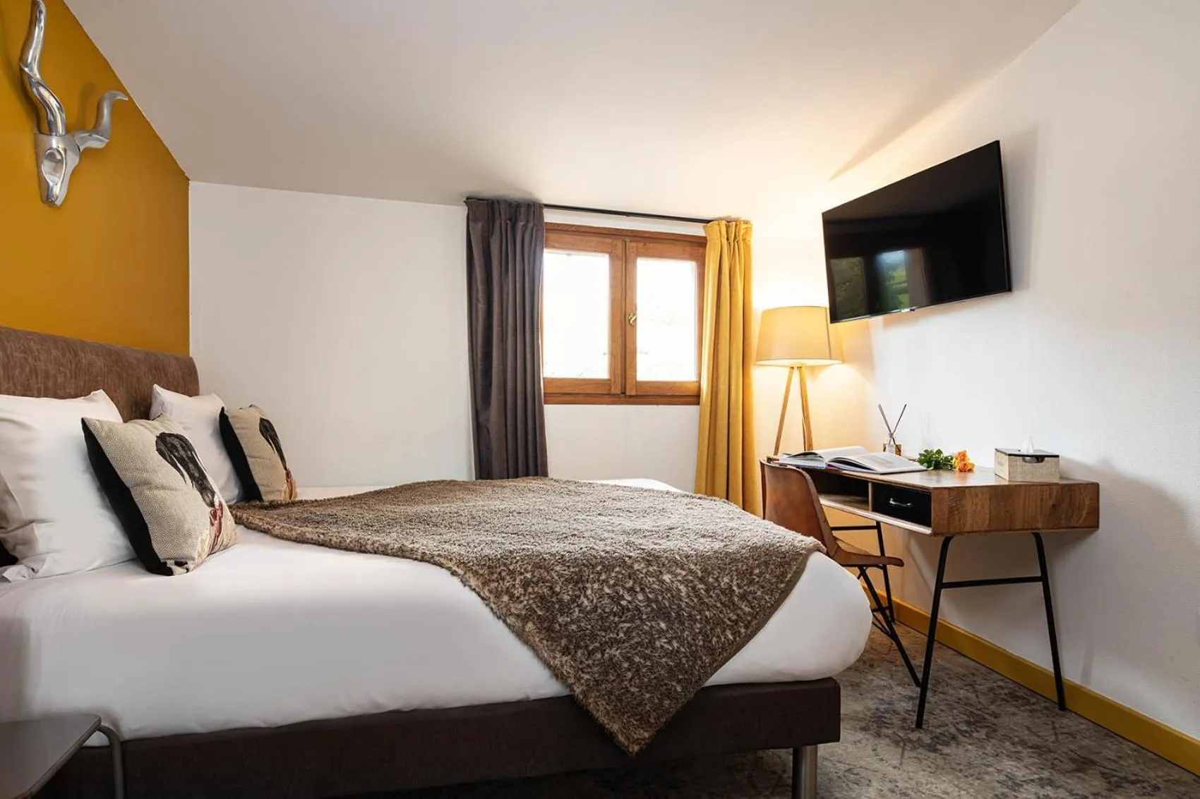 Bed in Contact Hôtels Le Savigny & Spa