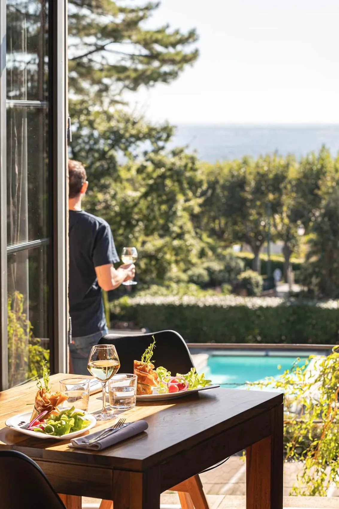 Restaurant/places to eat in Contact Hôtels Le Savigny & Spa