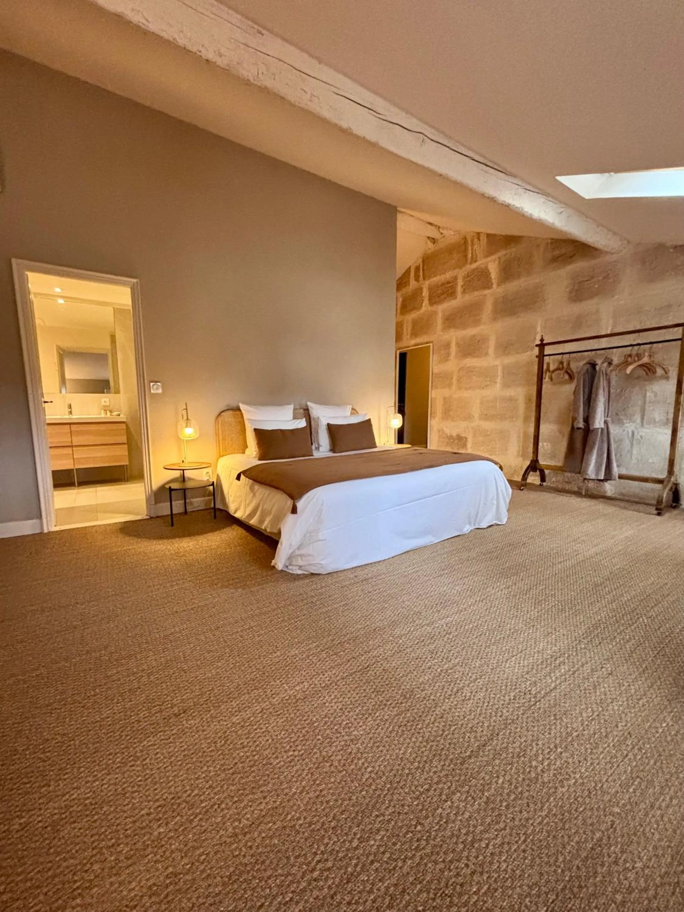 Bedroom, Bed in Merci Papa Merci Maman