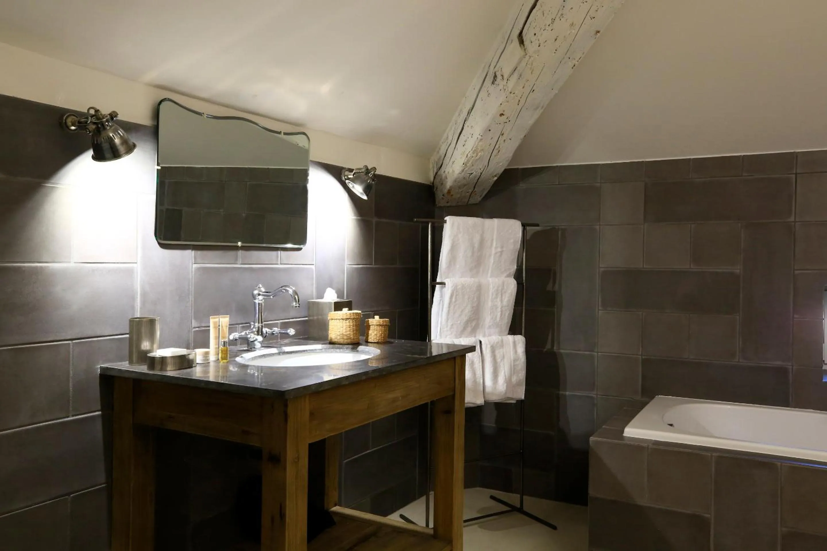 Bathroom in Merci Papa Merci Maman