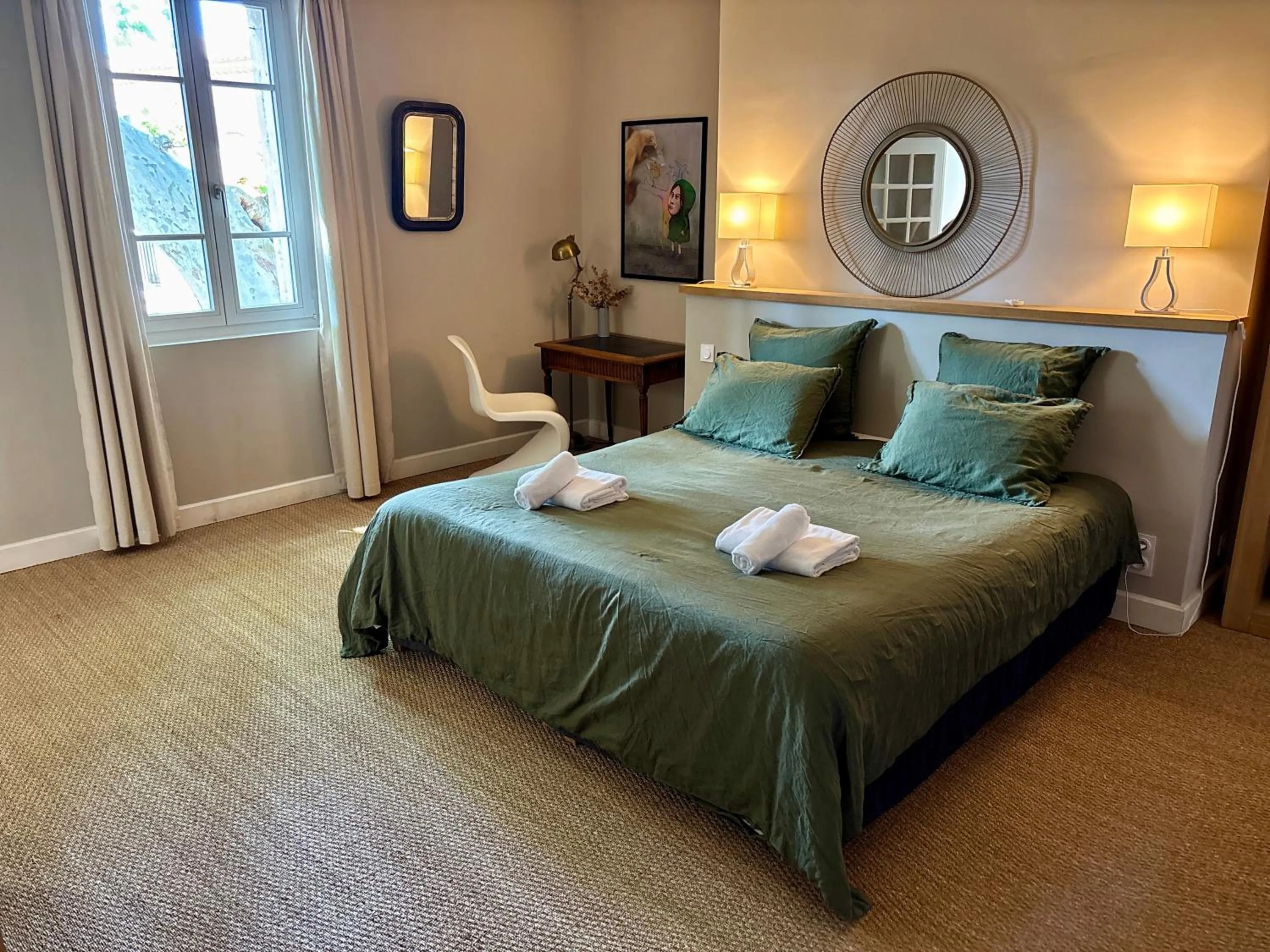 Bedroom, Bed in Merci Papa Merci Maman