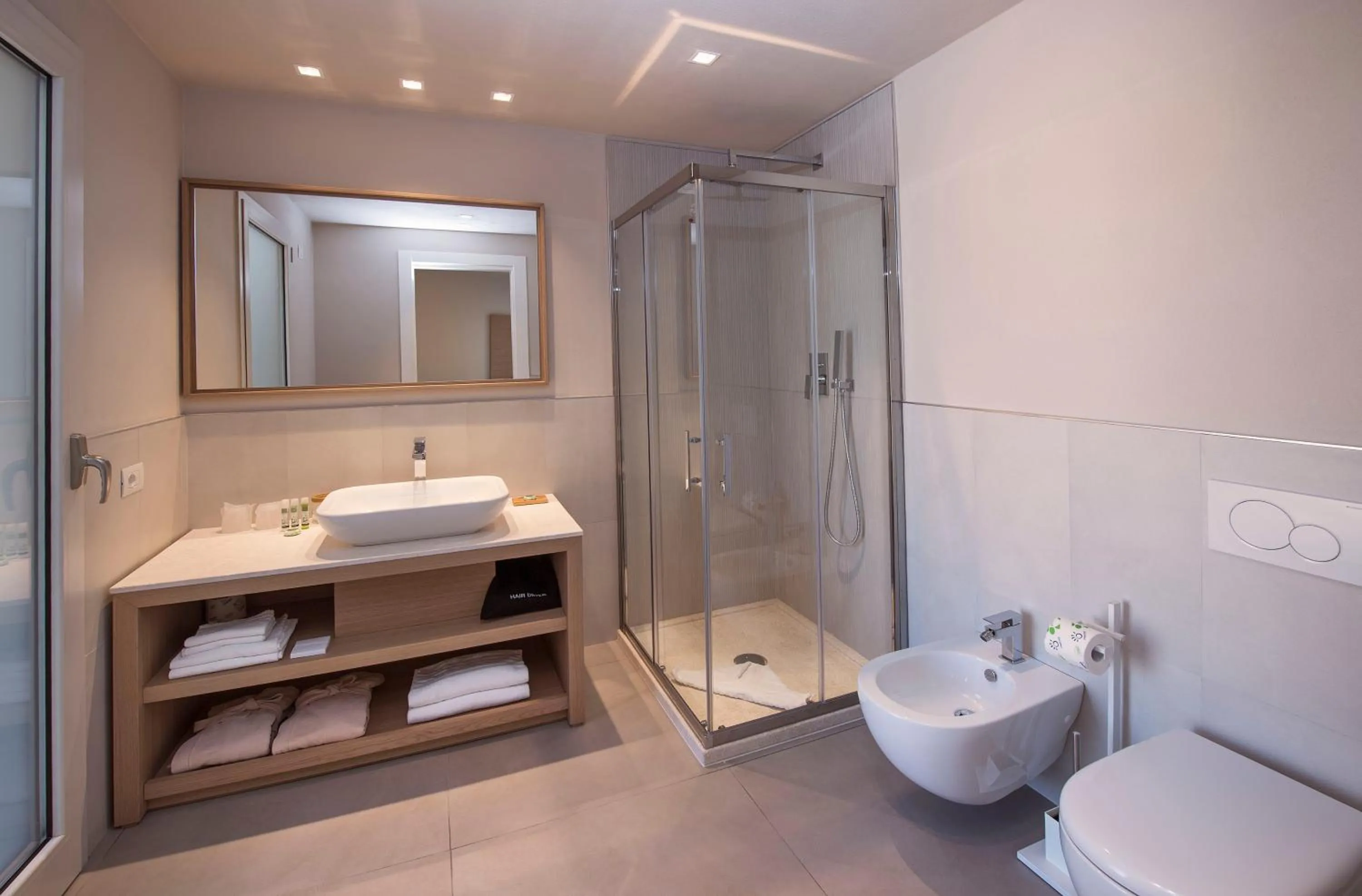 Shower in Domu Simius Life Style Hotel